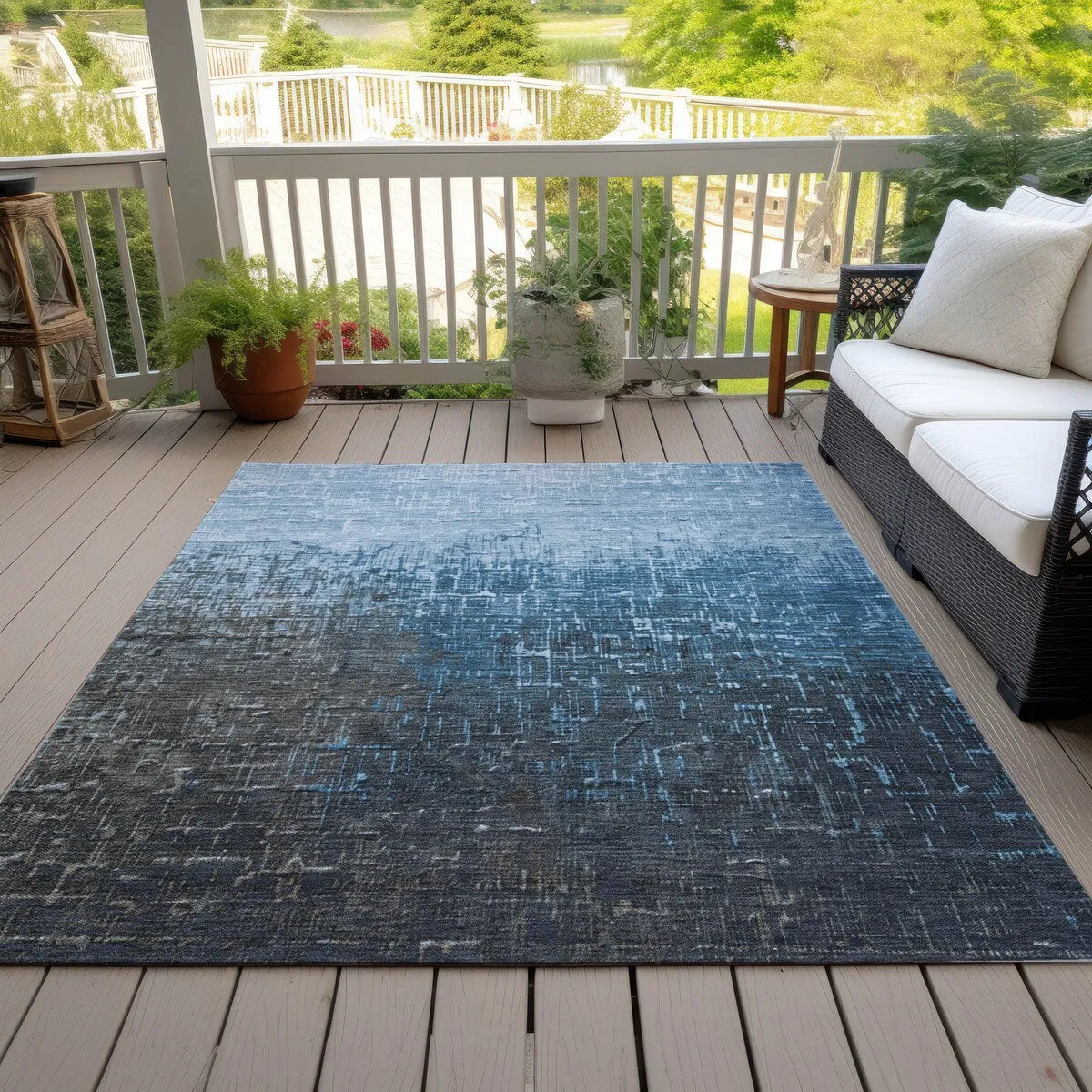 Machine Washable Indoor/ Outdoor Ombre Texture Chantille Rug