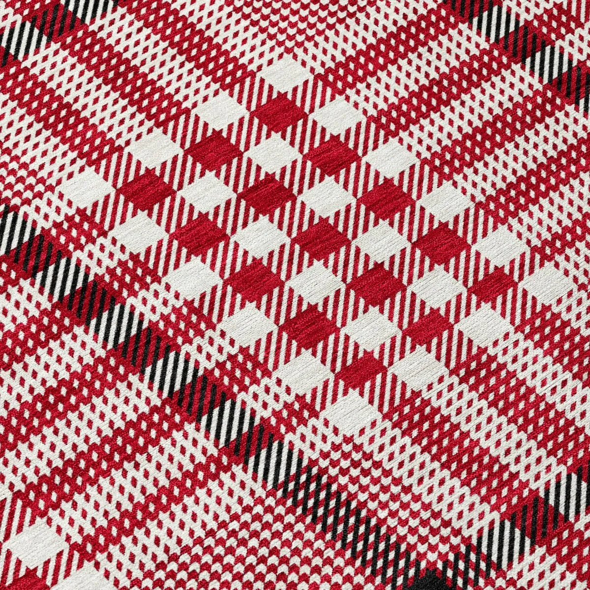 Machine Washable Indoor/ Outdoor Plaid Chantille Rug