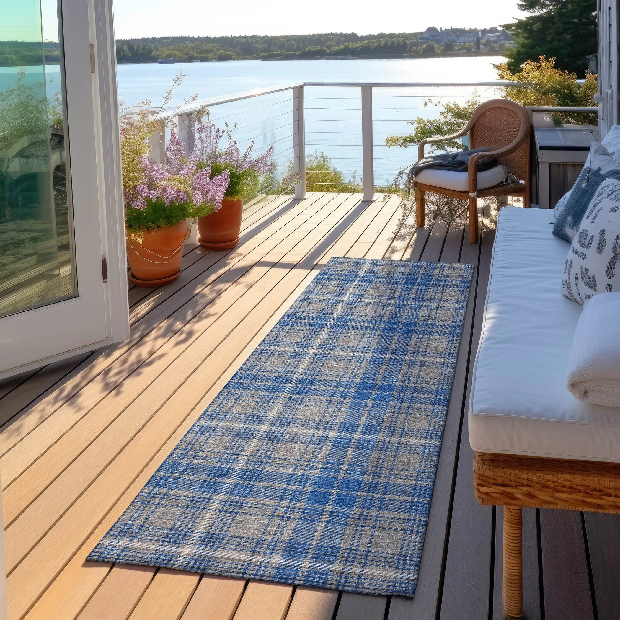 Machine Washable Indoor/ Outdoor Plaid Chantille Rug