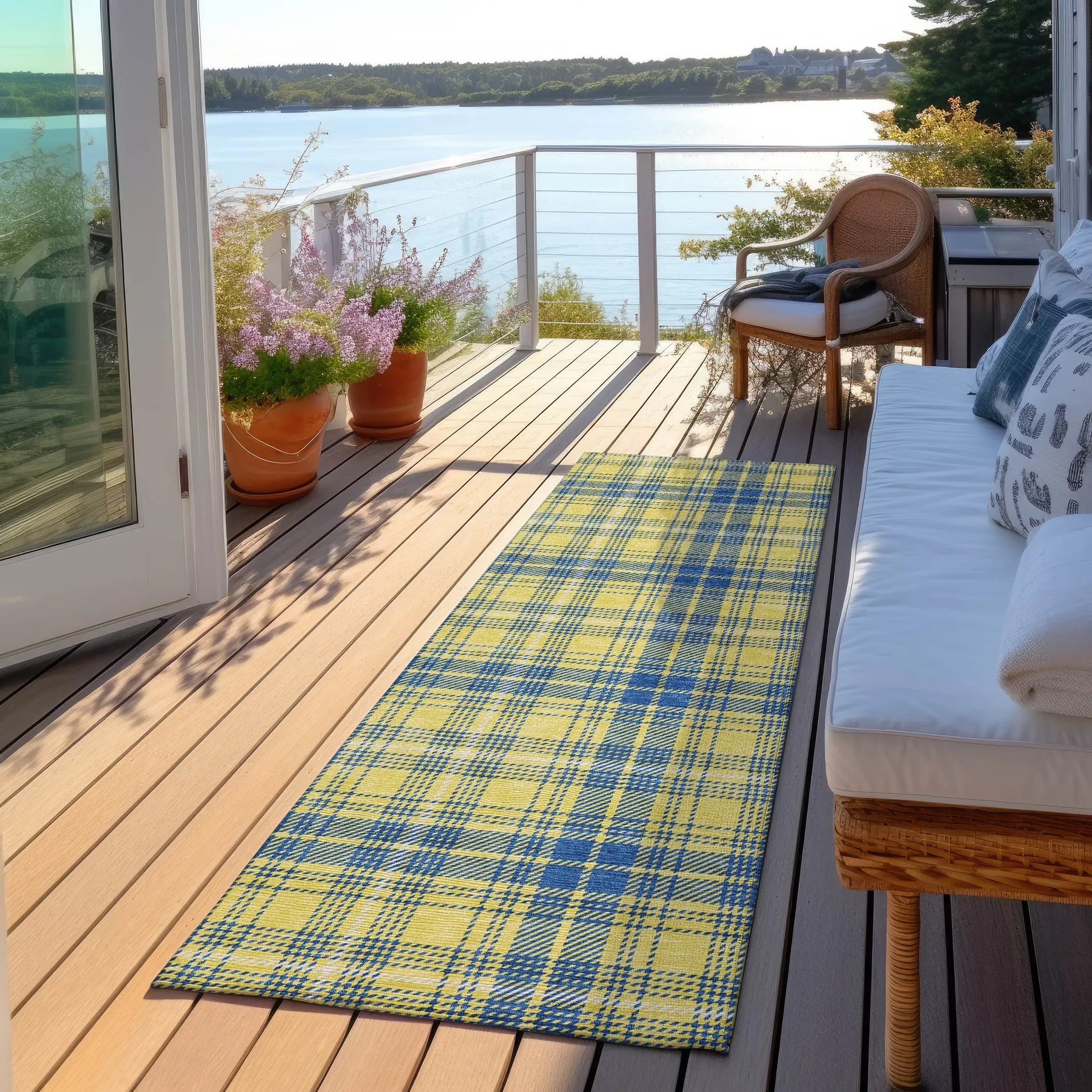 Machine Washable Indoor/ Outdoor Plaid Chantille Rug