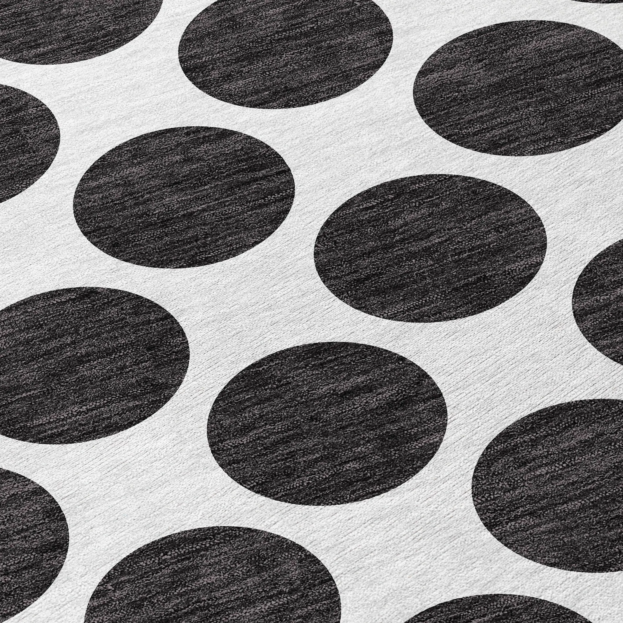 Machine Washable Indoor/ Outdoor Polka Dots Chantille Rug