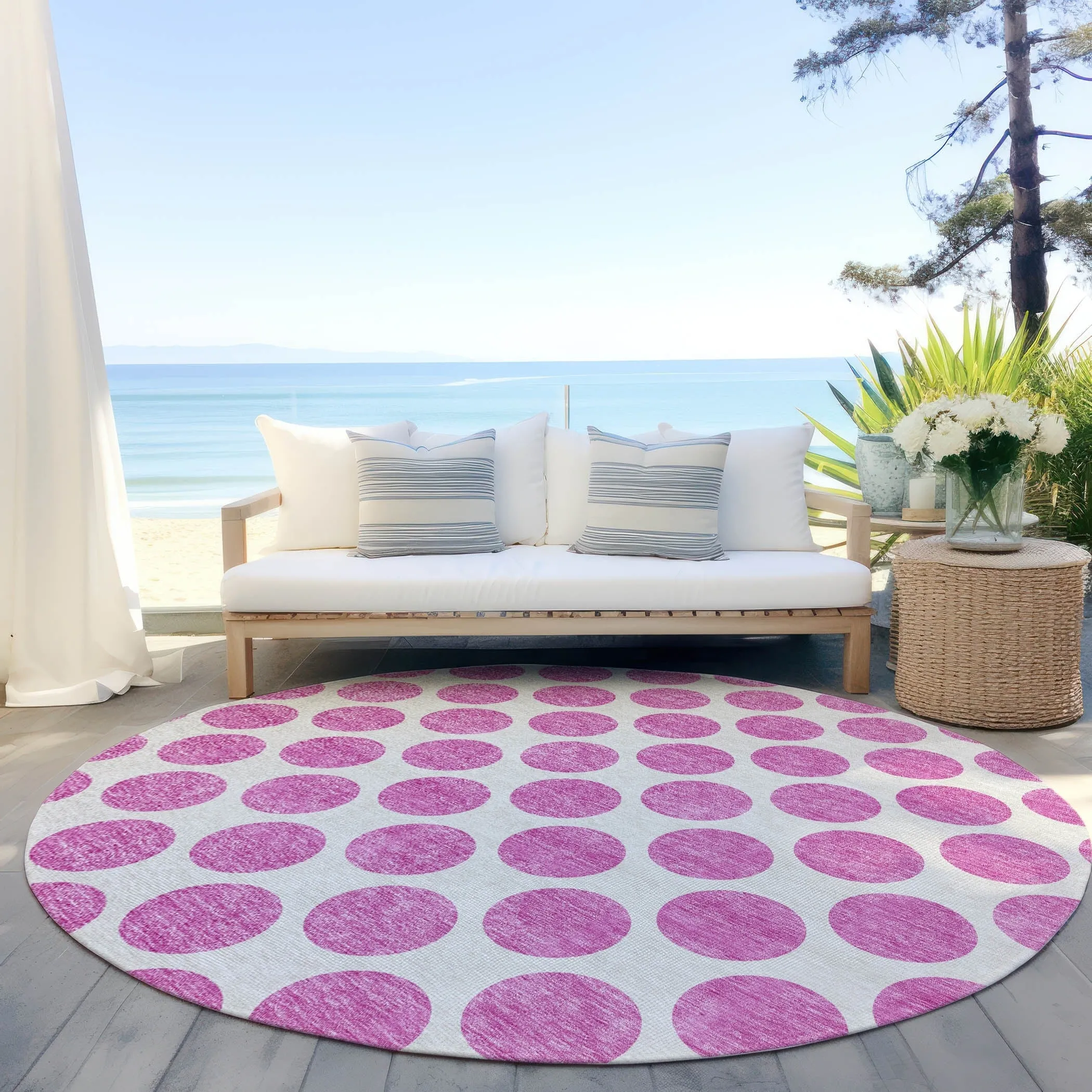Machine Washable Indoor/ Outdoor Polka Dots Chantille Rug