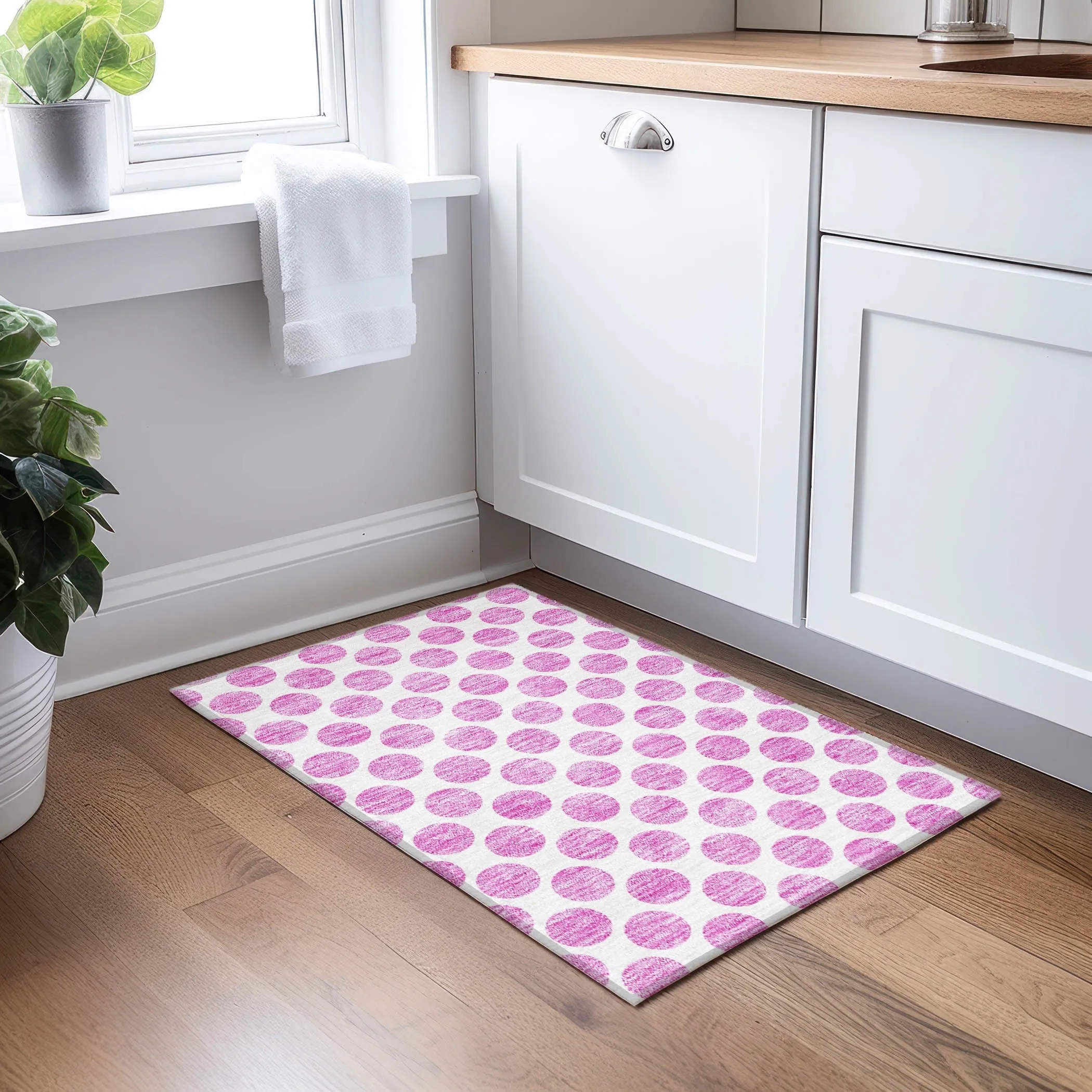 Machine Washable Indoor/ Outdoor Polka Dots Chantille Rug