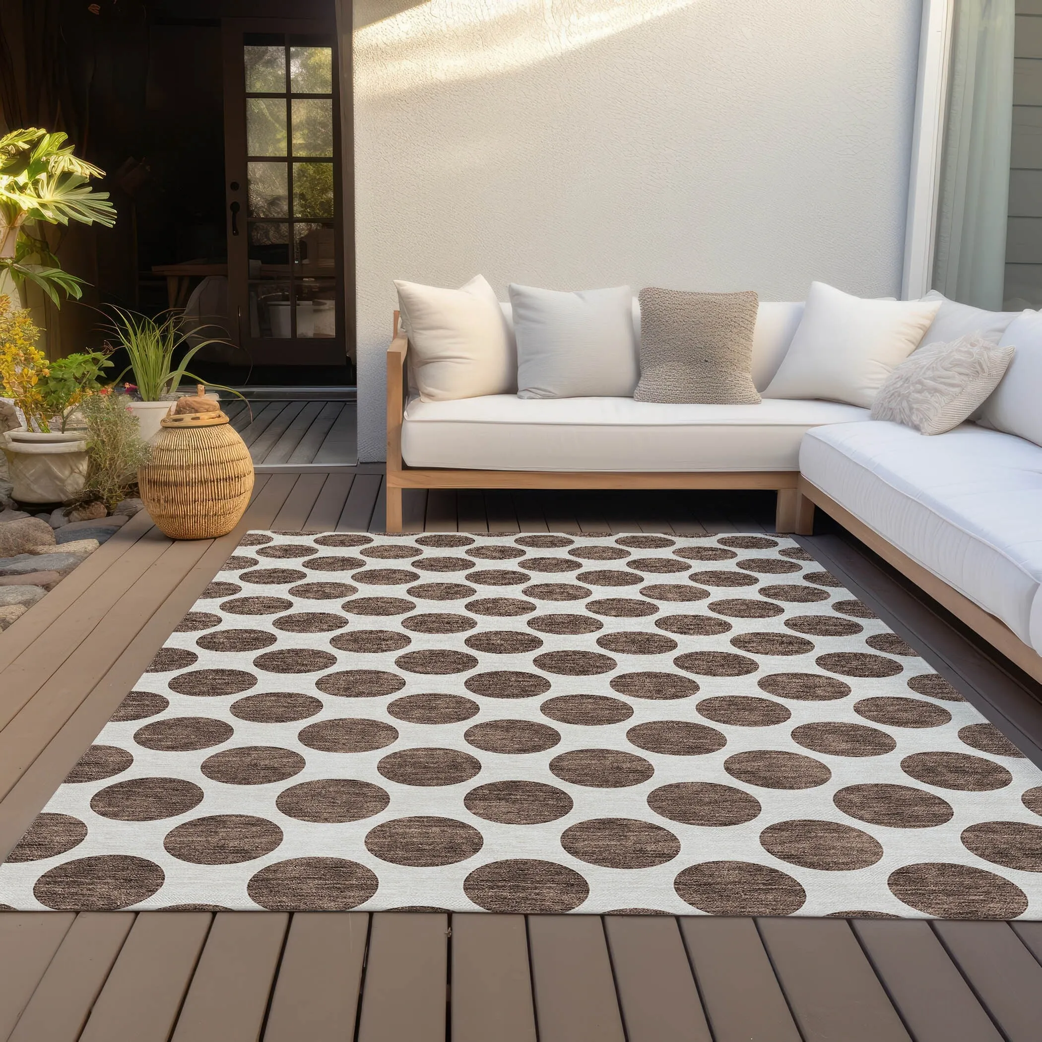 Machine Washable Indoor/ Outdoor Polka Dots Chantille Rug