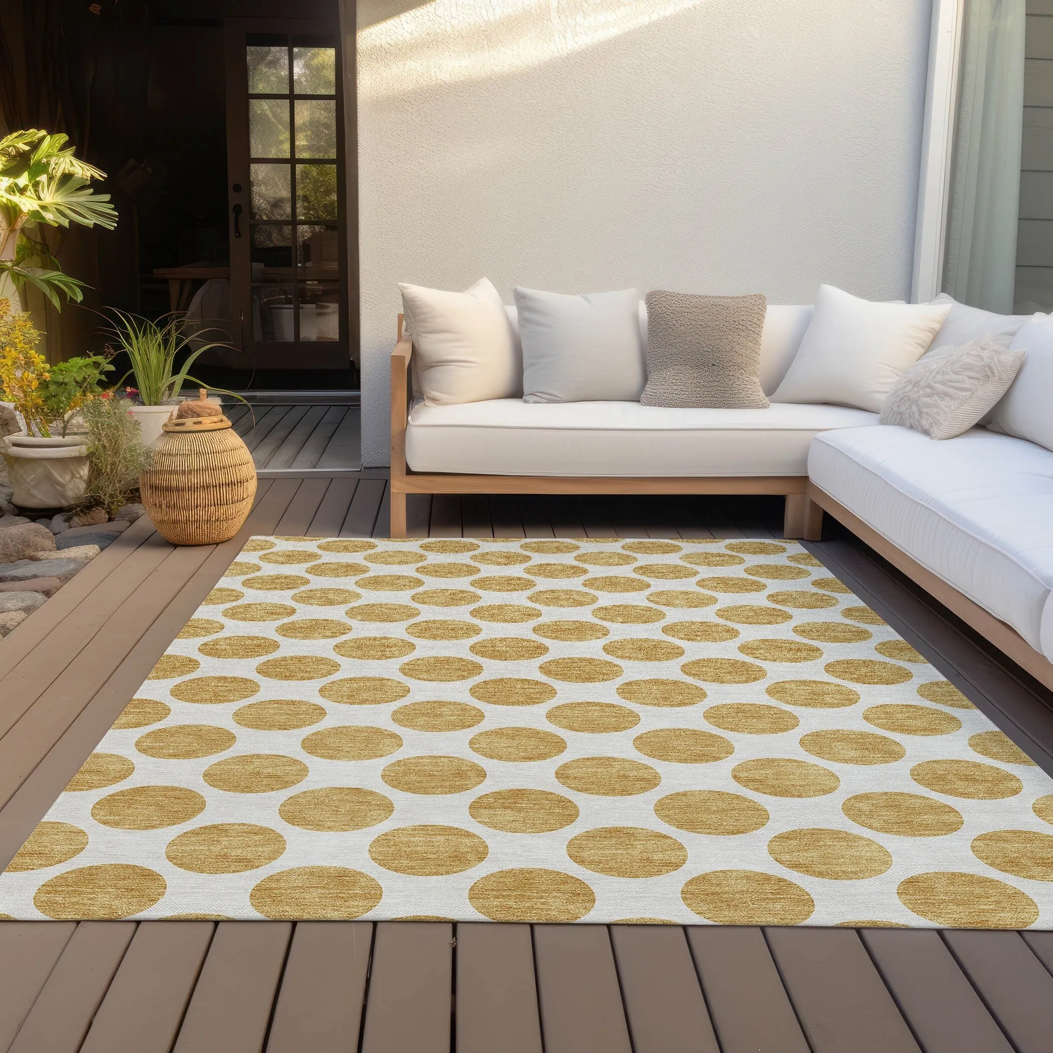 Machine Washable Indoor/ Outdoor Polka Dots Chantille Rug