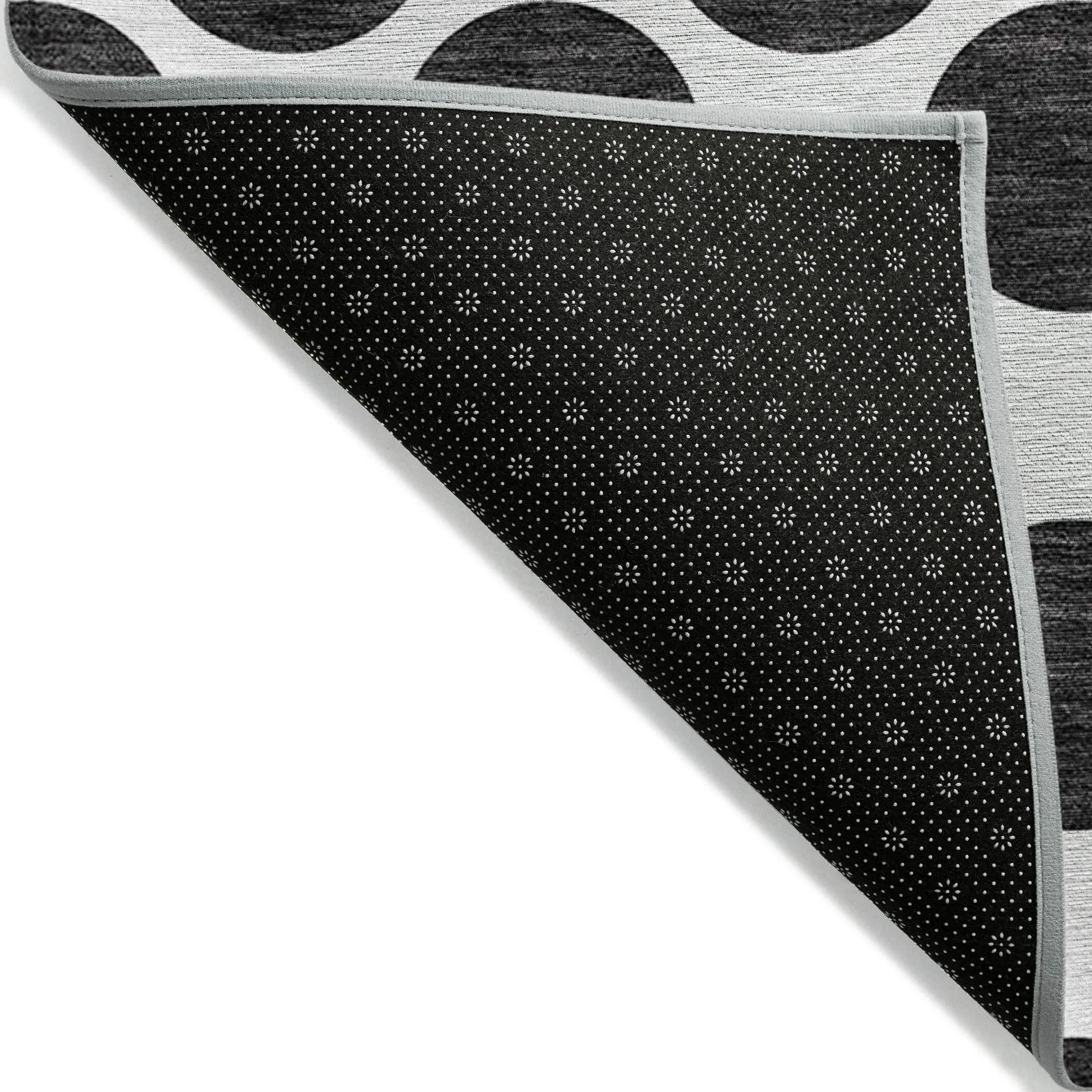 Machine Washable Indoor/ Outdoor Polka Dots Chantille Rug