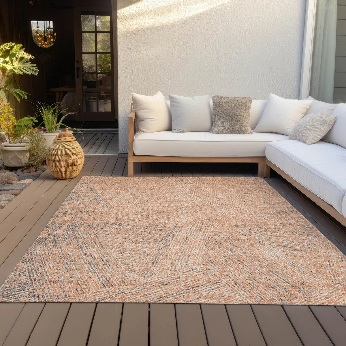 Machine Washable Indoor/ Outdoor Solid Geo Chantille Rug