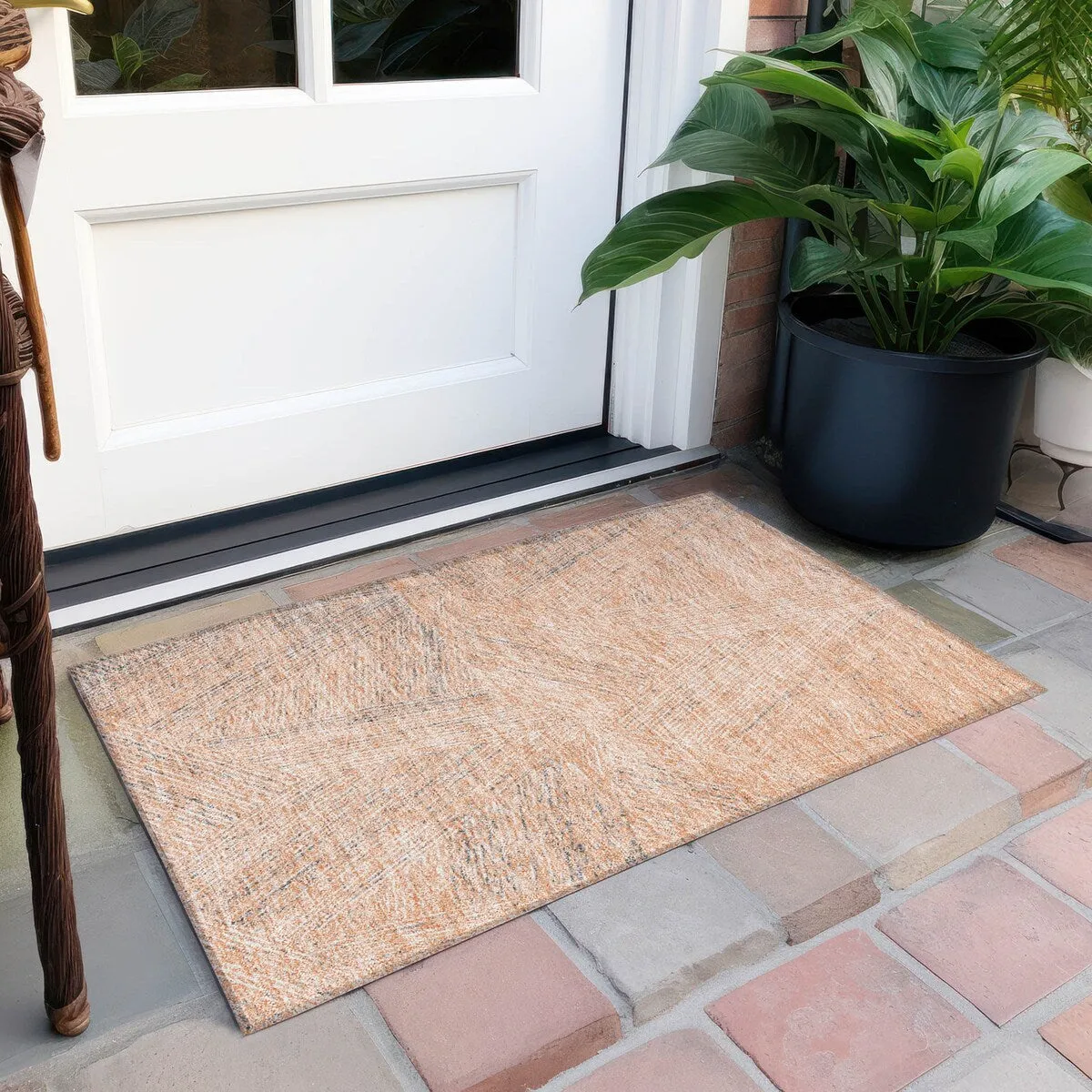 Machine Washable Indoor/ Outdoor Solid Geo Chantille Rug