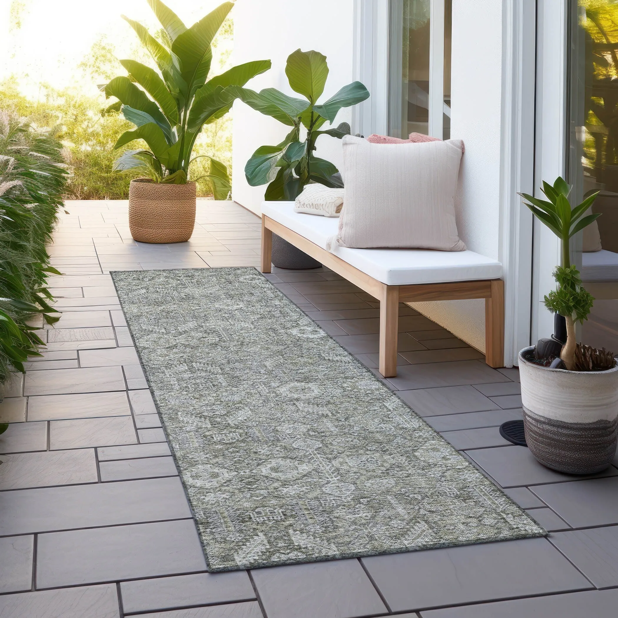 Machine Washable Indoor/ Outdoor Traditional Boho Chantille Rug