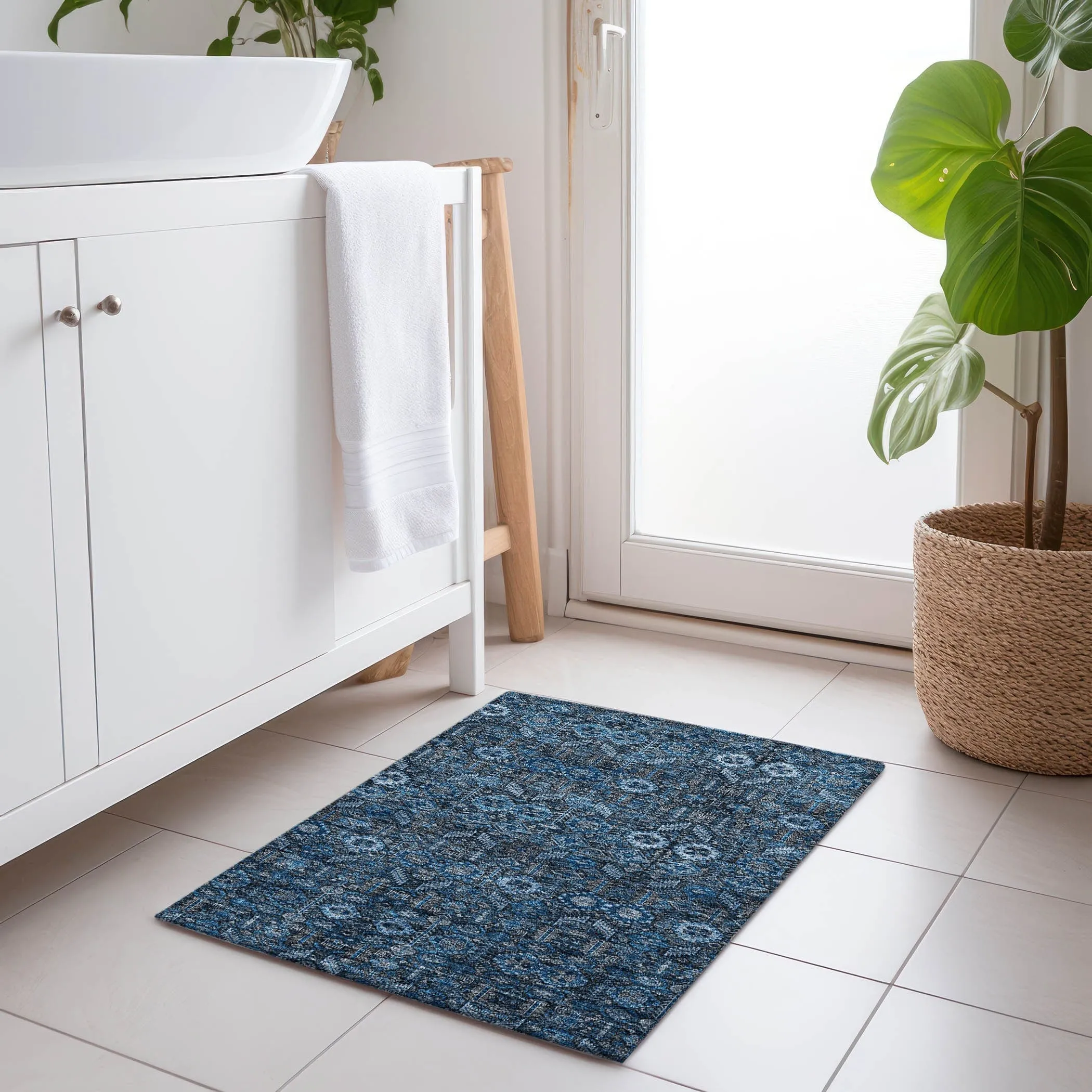 Machine Washable Indoor/ Outdoor Traditional Boho Chantille Rug