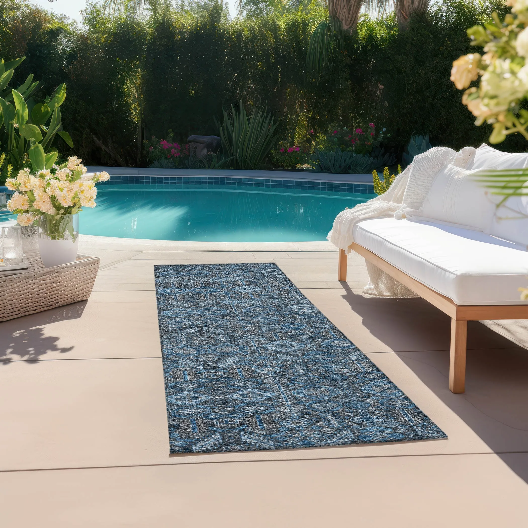 Machine Washable Indoor/ Outdoor Traditional Boho Chantille Rug