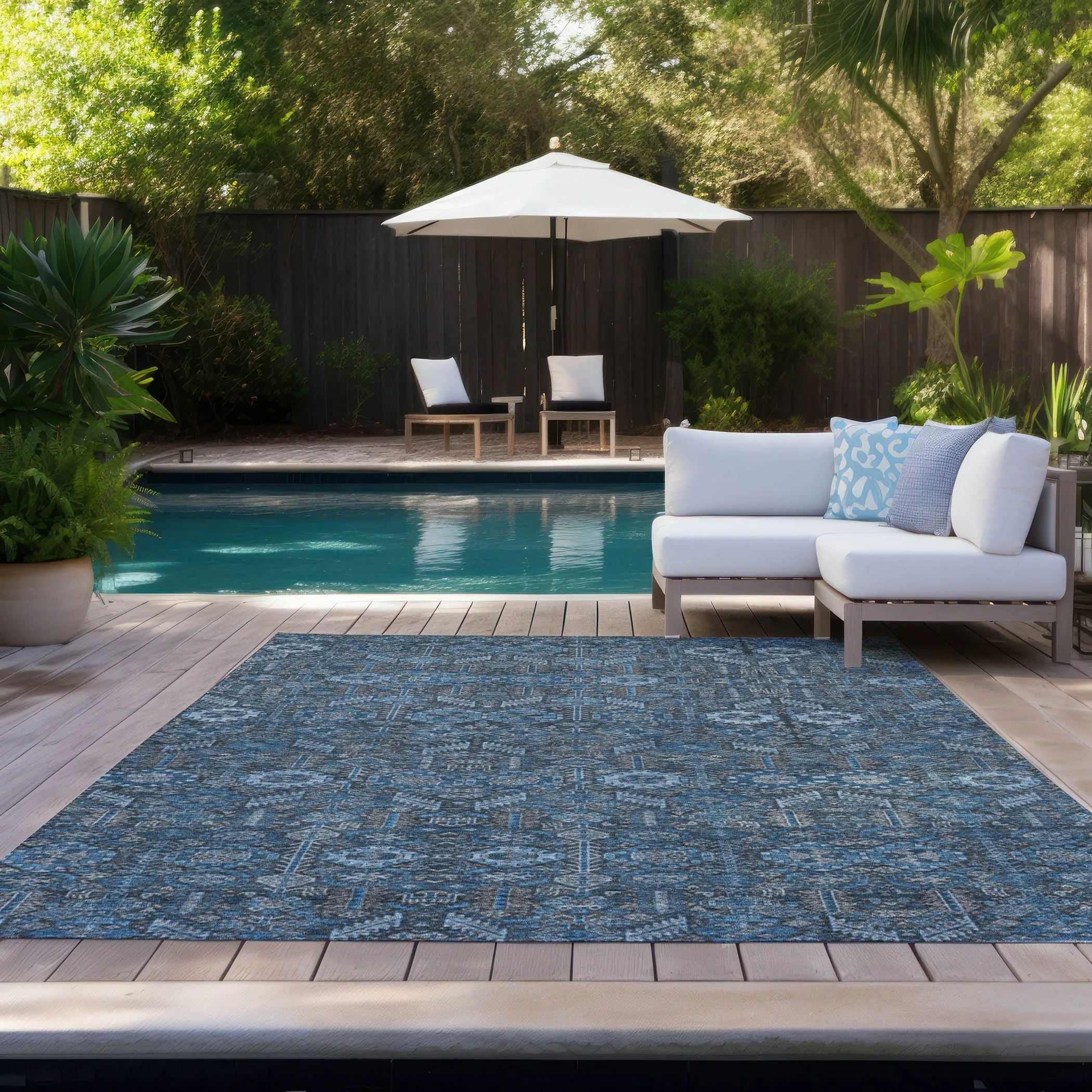 Machine Washable Indoor/ Outdoor Traditional Boho Chantille Rug