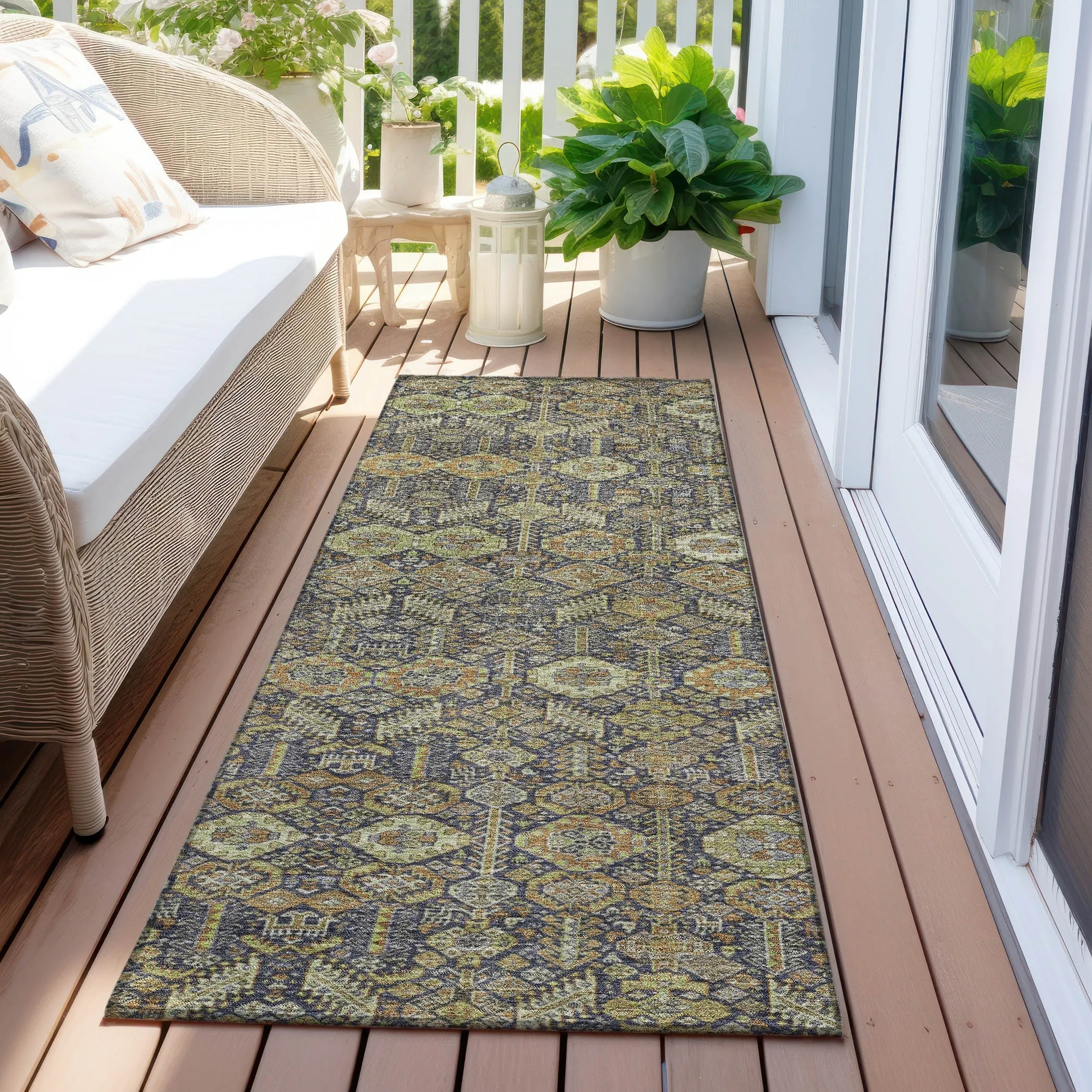 Machine Washable Indoor/ Outdoor Traditional Boho Chantille Rug