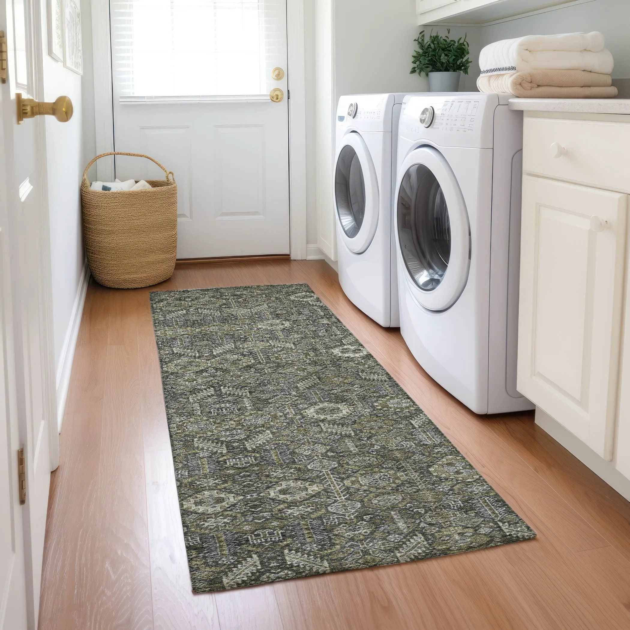 Machine Washable Indoor/ Outdoor Traditional Boho Chantille Rug