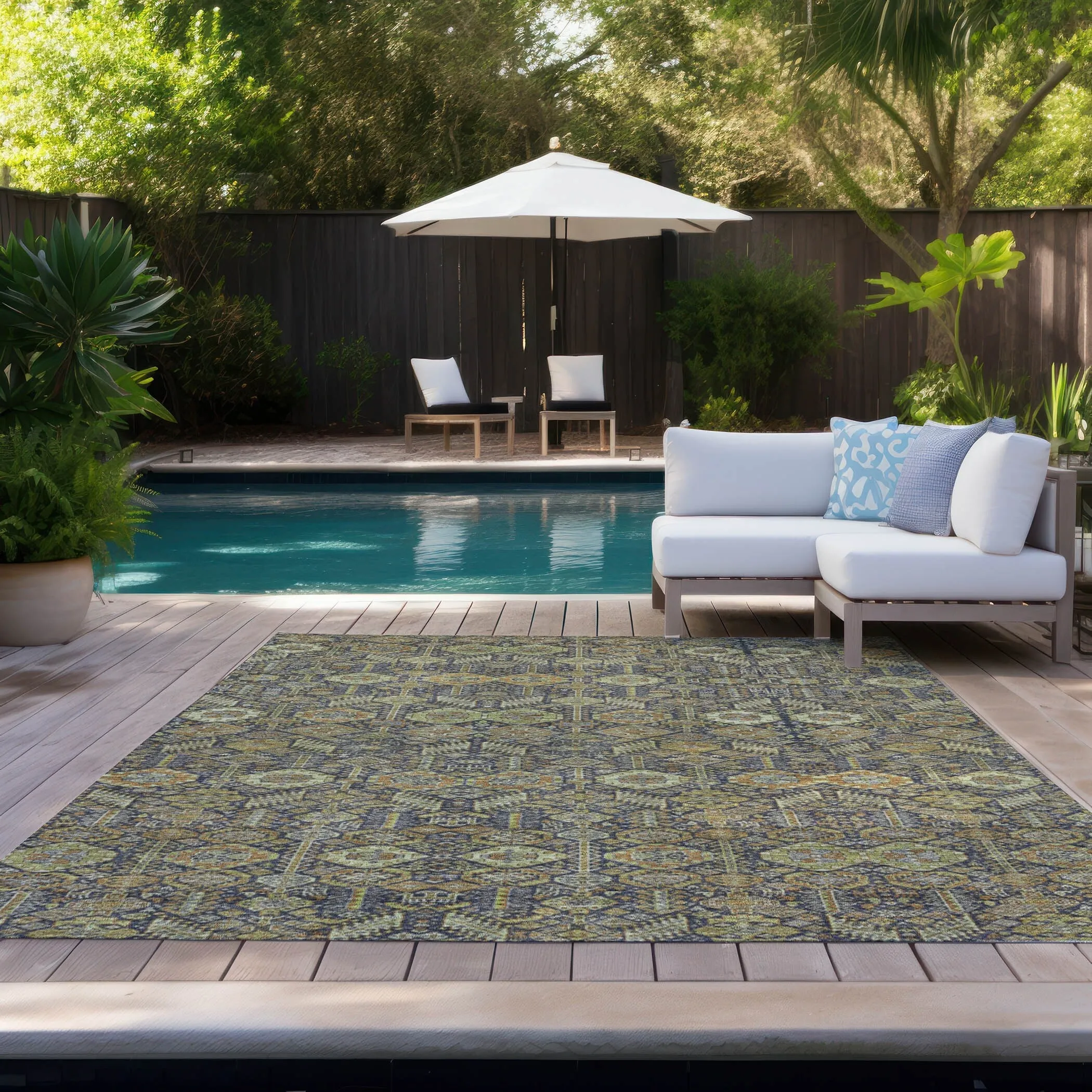 Machine Washable Indoor/ Outdoor Traditional Boho Chantille Rug