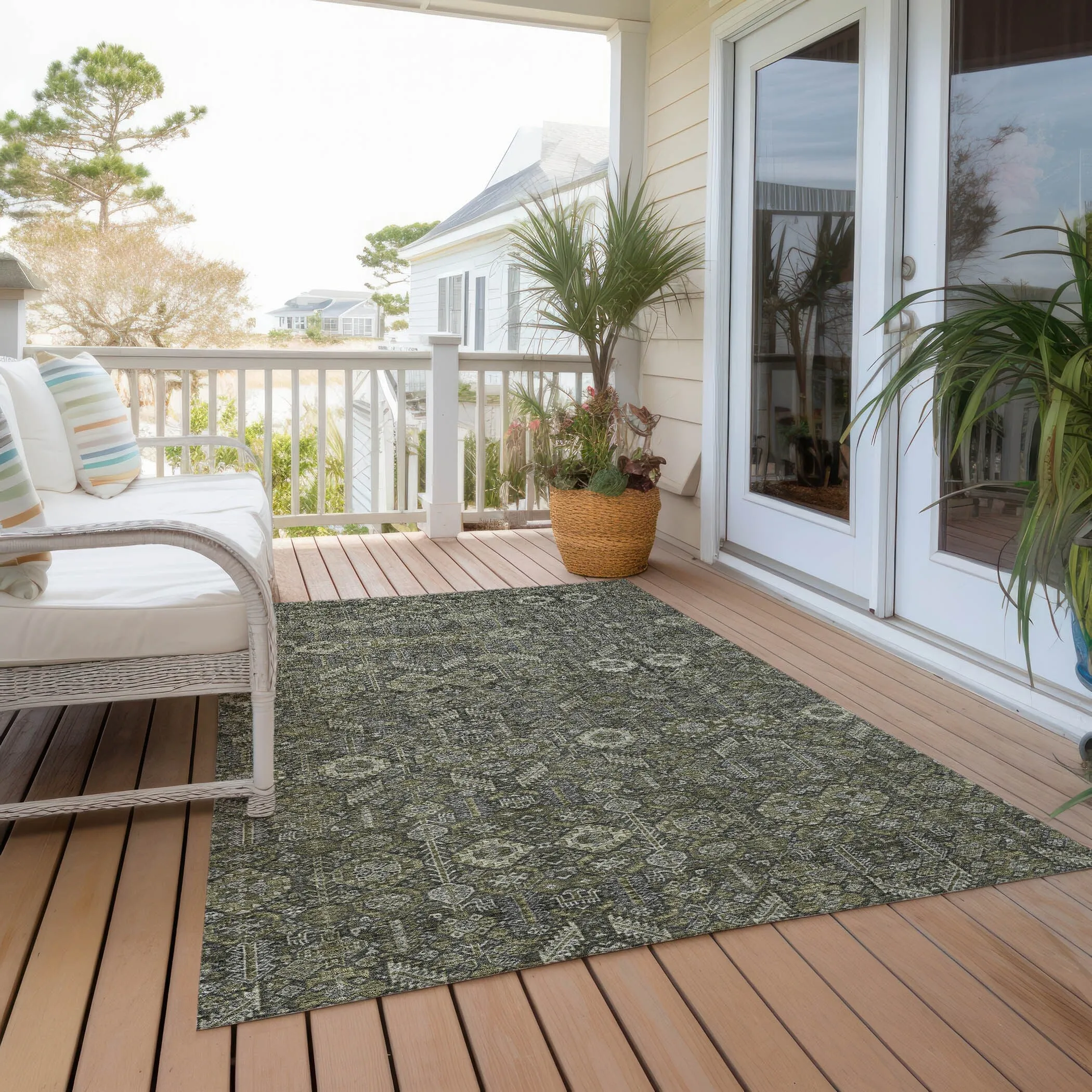Machine Washable Indoor/ Outdoor Traditional Boho Chantille Rug