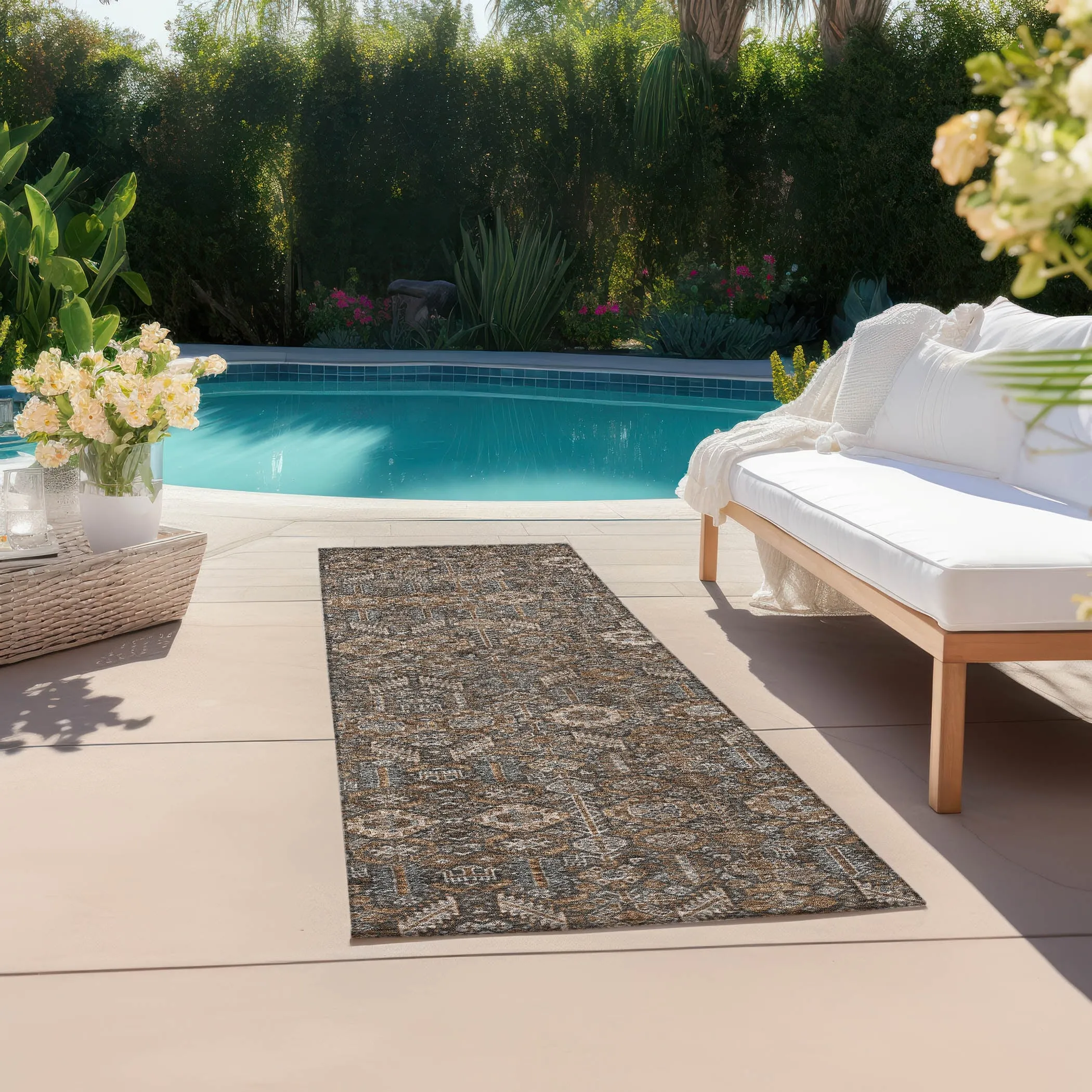 Machine Washable Indoor/ Outdoor Traditional Boho Chantille Rug
