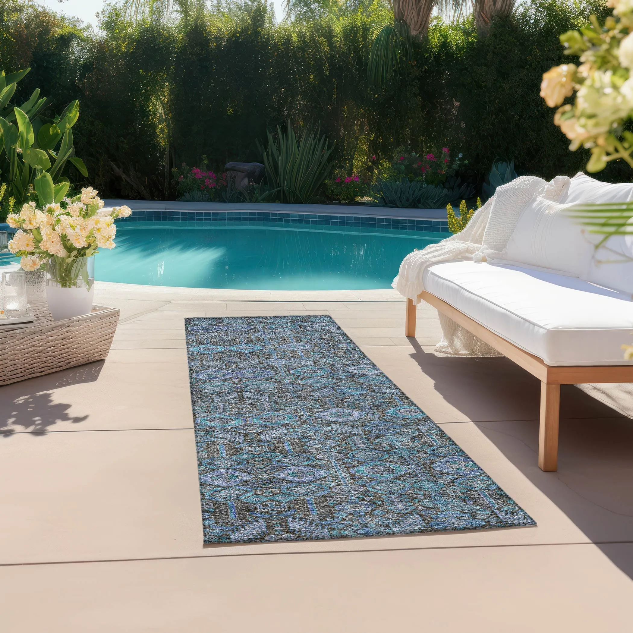 Machine Washable Indoor/ Outdoor Traditional Boho Chantille Rug