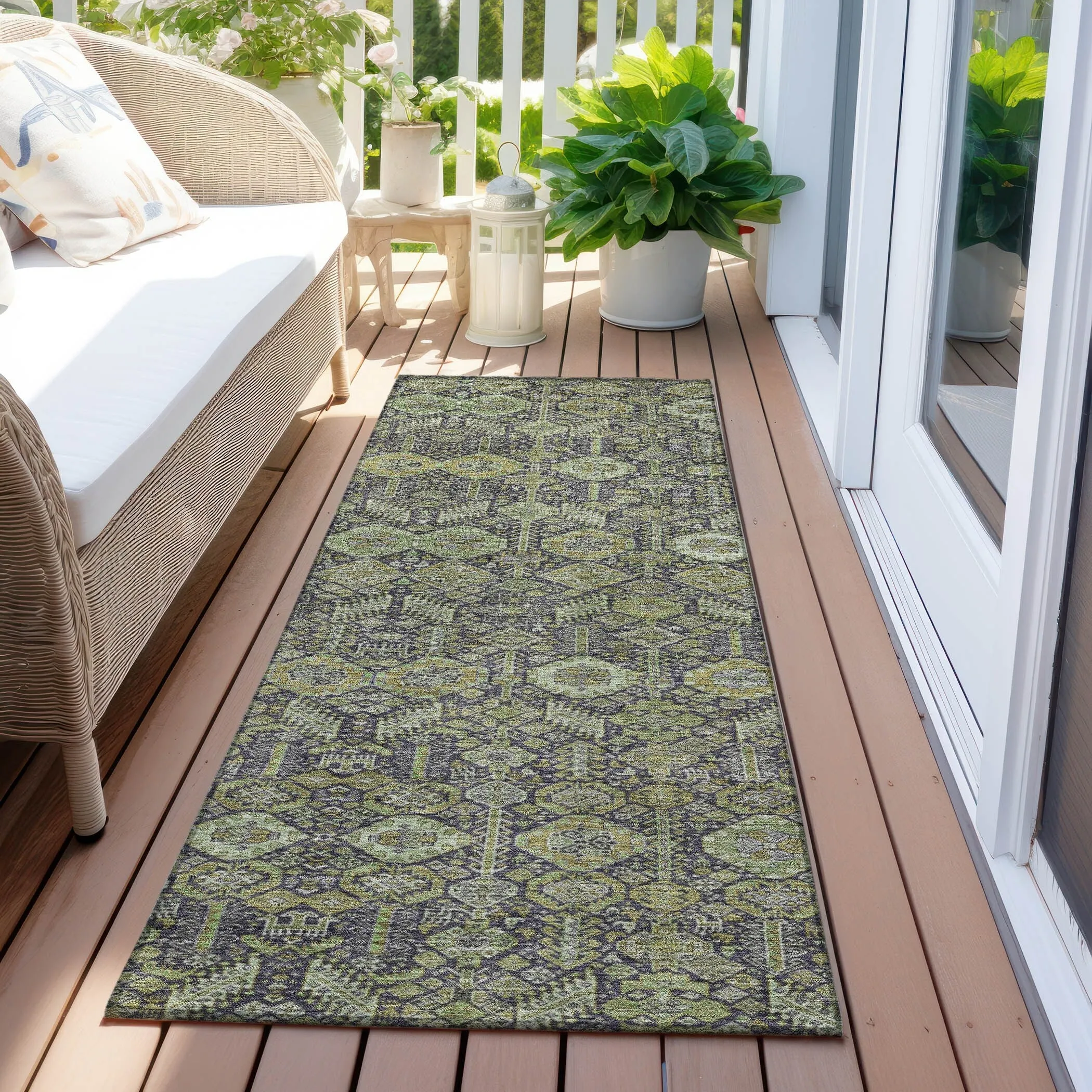 Machine Washable Indoor/ Outdoor Traditional Boho Chantille Rug