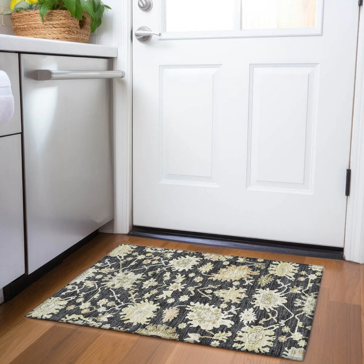 Machine Washable Indoor/ Outdoor Traditional Casual Chantille Rug