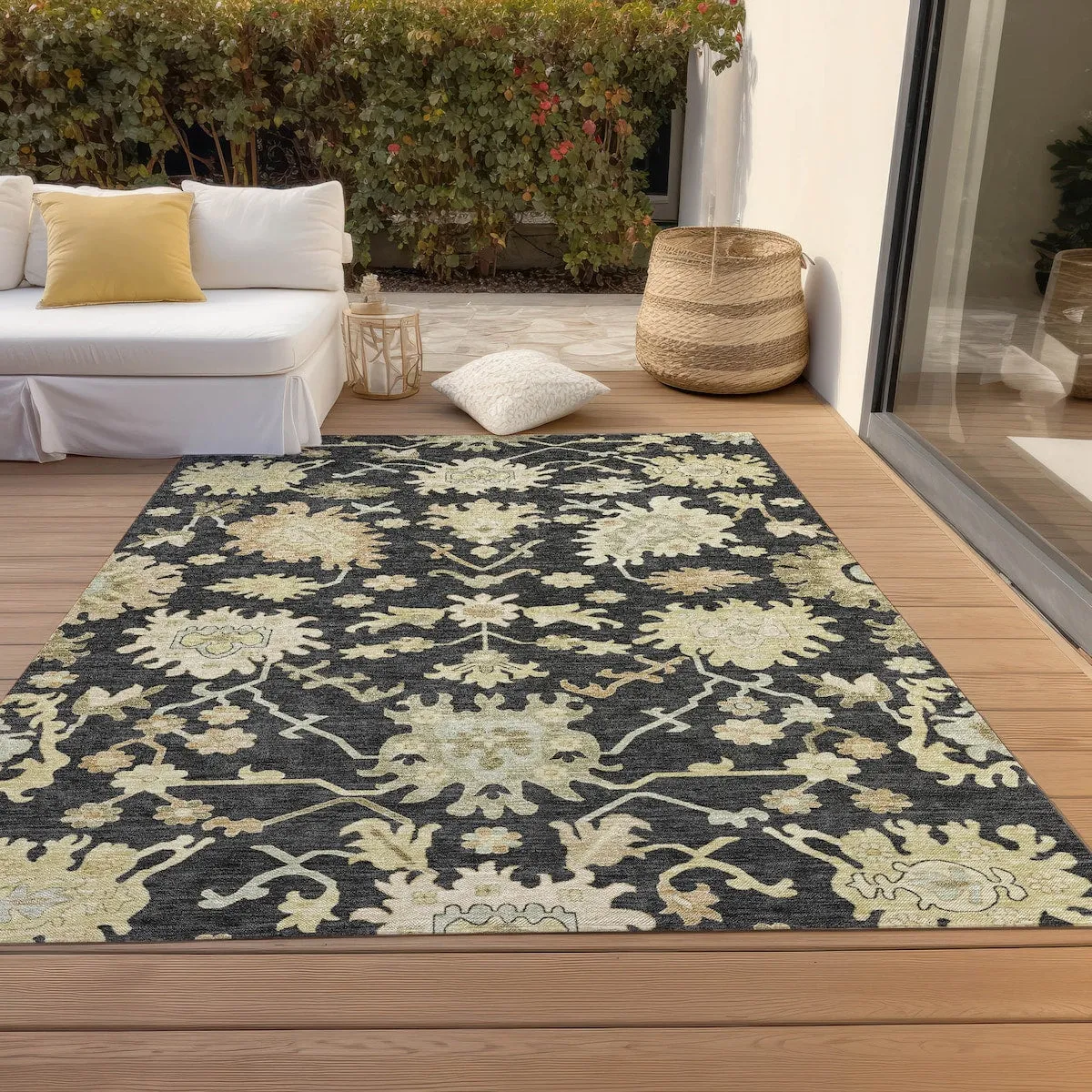 Machine Washable Indoor/ Outdoor Traditional Casual Chantille Rug