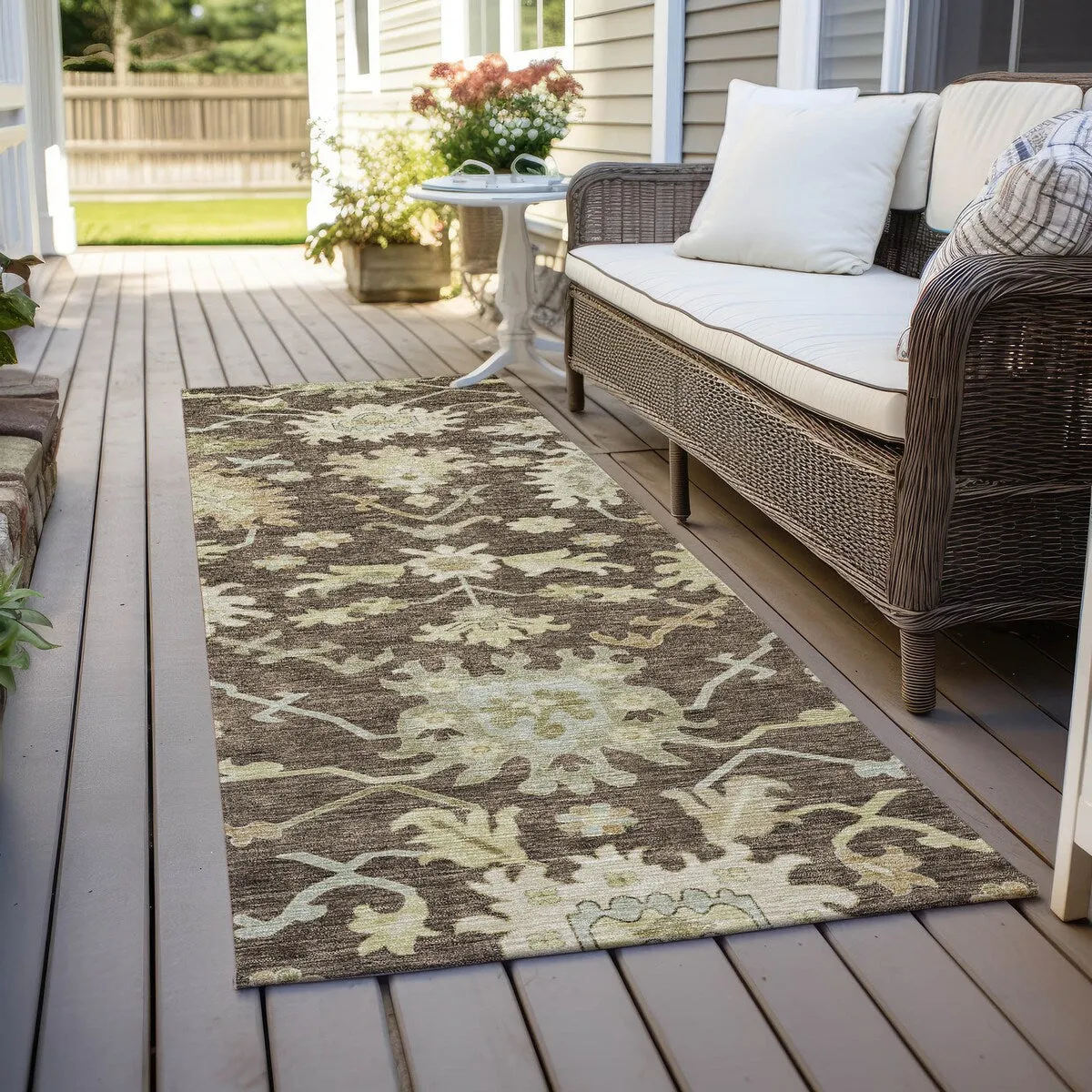 Machine Washable Indoor/ Outdoor Traditional Casual Chantille Rug