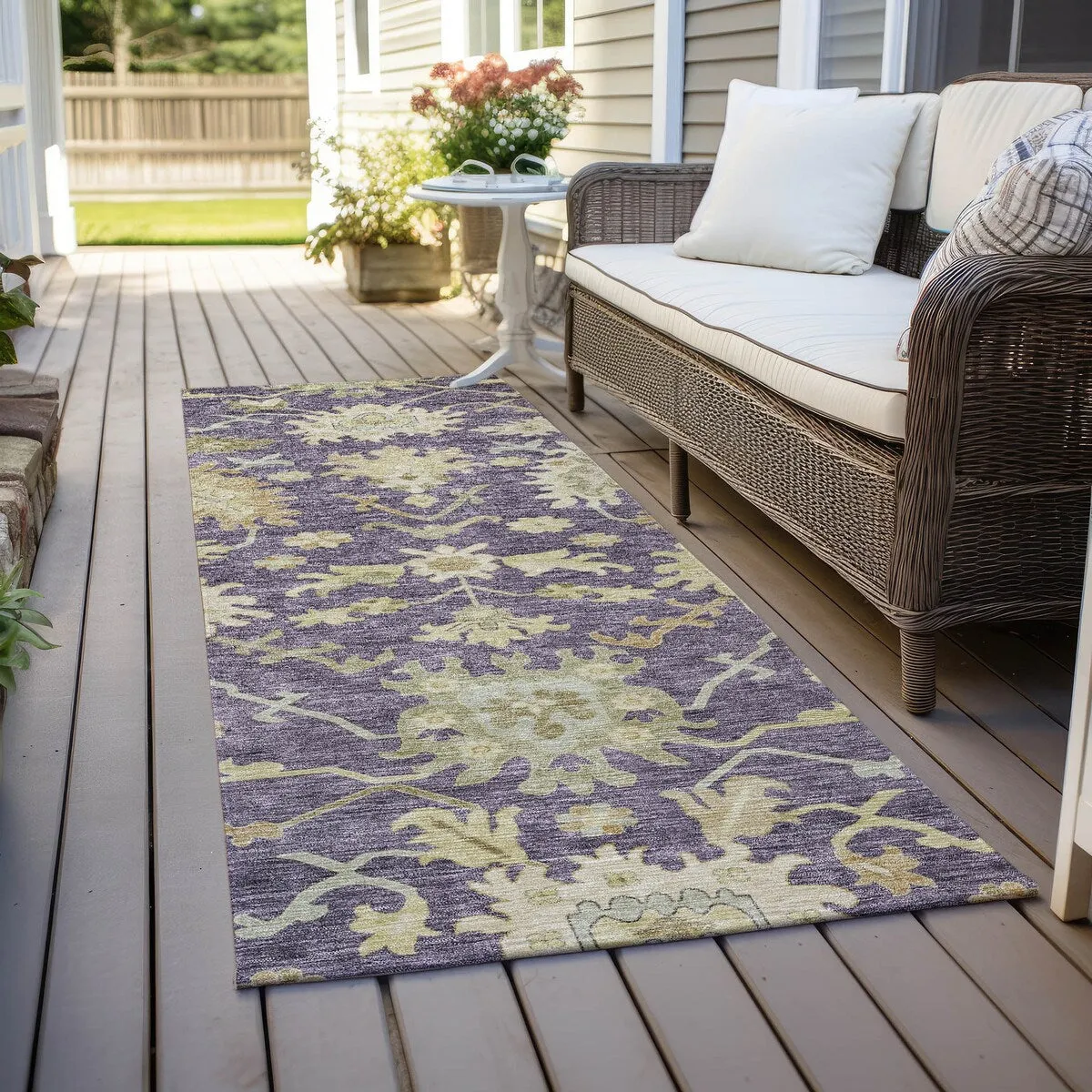 Machine Washable Indoor/ Outdoor Traditional Casual Chantille Rug