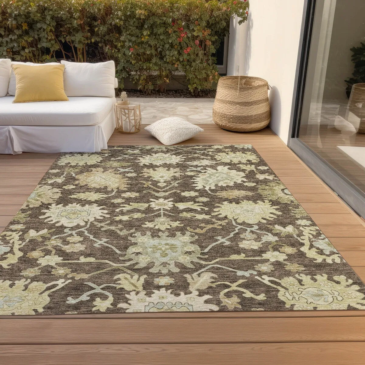 Machine Washable Indoor/ Outdoor Traditional Casual Chantille Rug