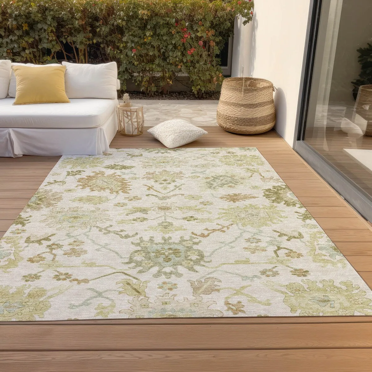 Machine Washable Indoor/ Outdoor Traditional Casual Chantille Rug