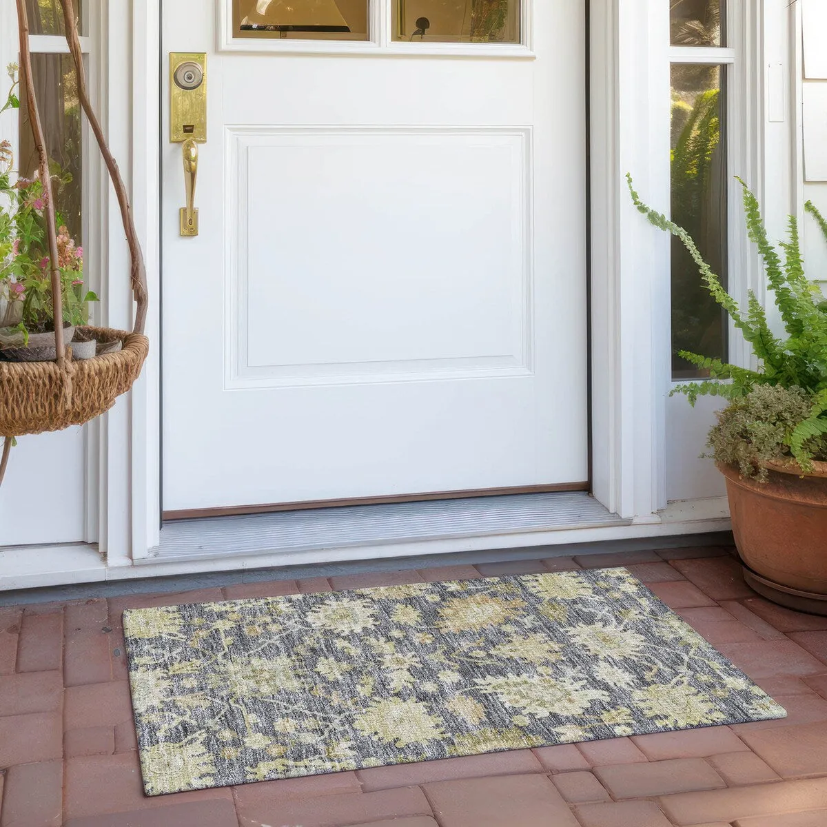 Machine Washable Indoor/ Outdoor Traditional Casual Chantille Rug