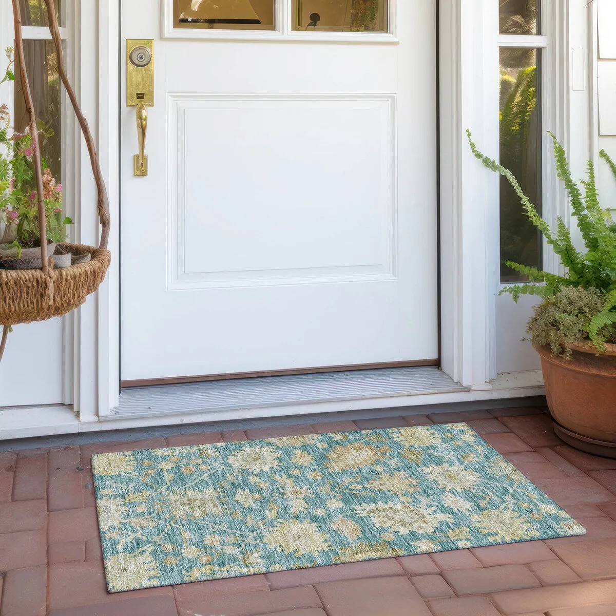 Machine Washable Indoor/ Outdoor Traditional Casual Chantille Rug