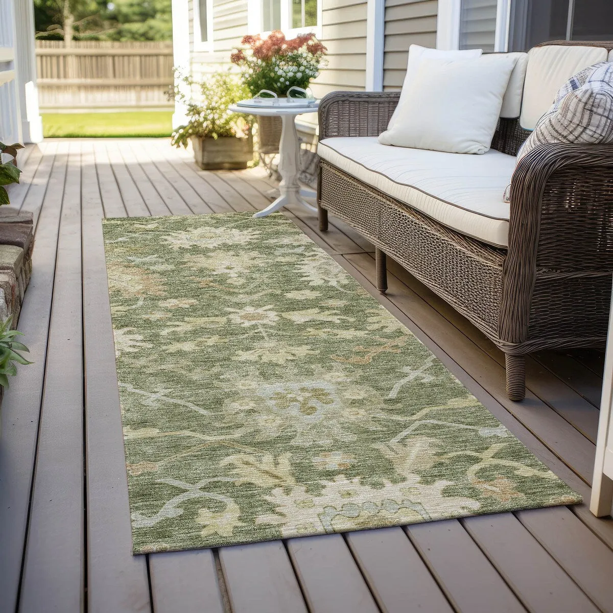 Machine Washable Indoor/ Outdoor Traditional Casual Chantille Rug