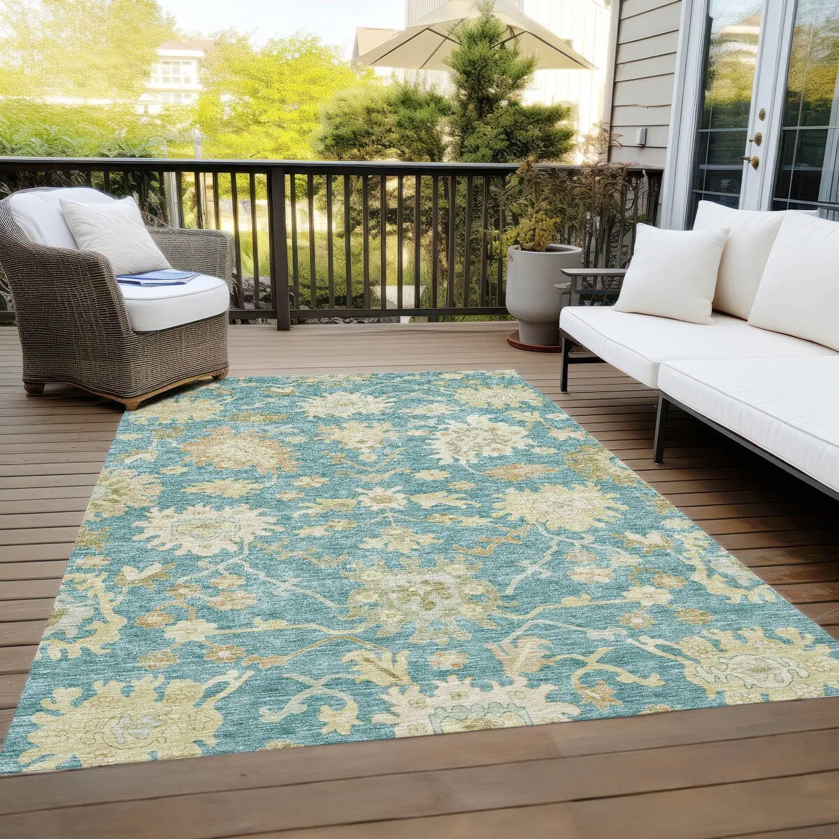 Machine Washable Indoor/ Outdoor Traditional Casual Chantille Rug