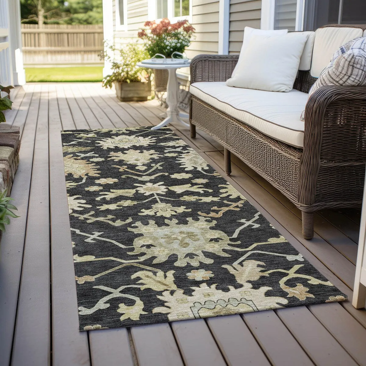 Machine Washable Indoor/ Outdoor Traditional Casual Chantille Rug