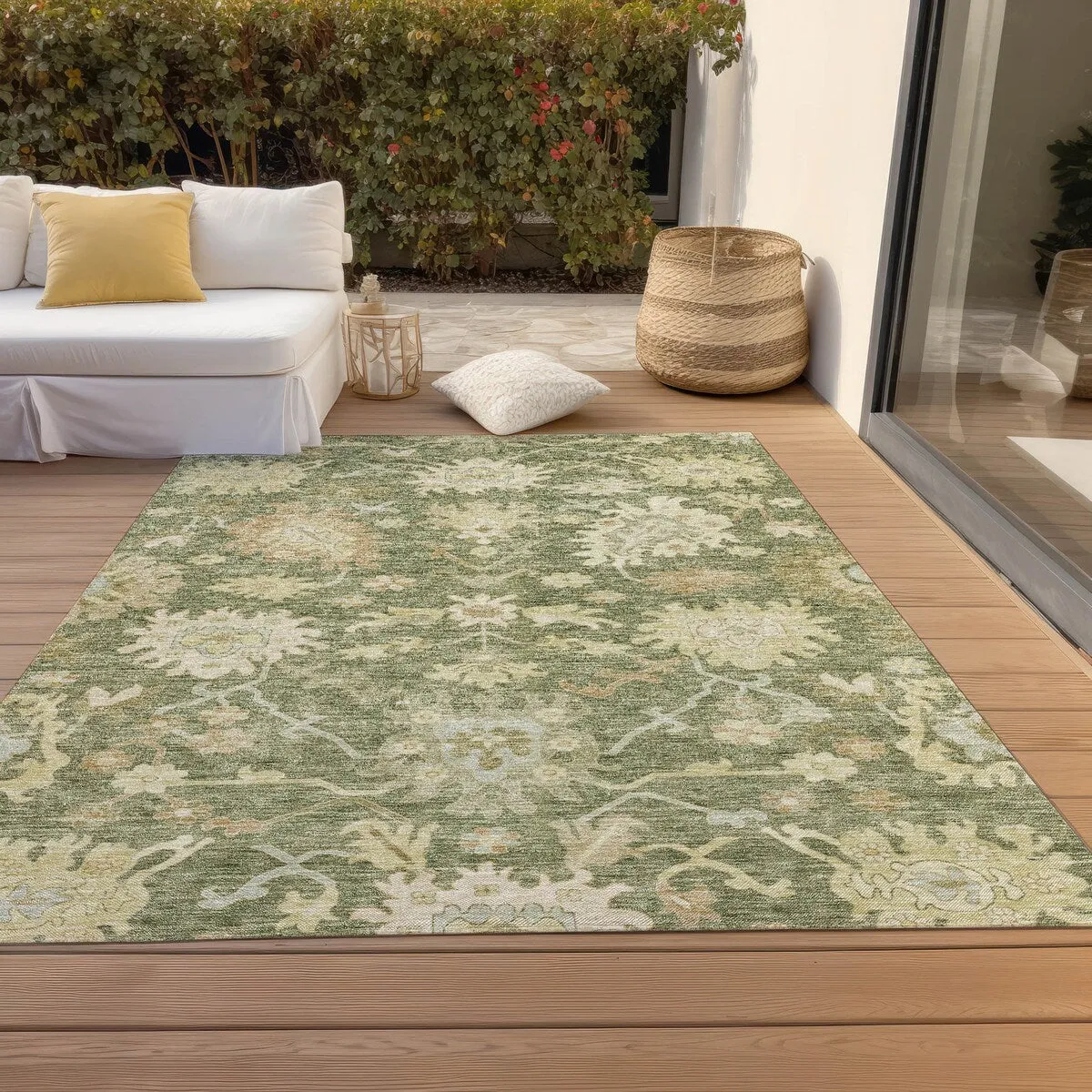Machine Washable Indoor/ Outdoor Traditional Casual Chantille Rug