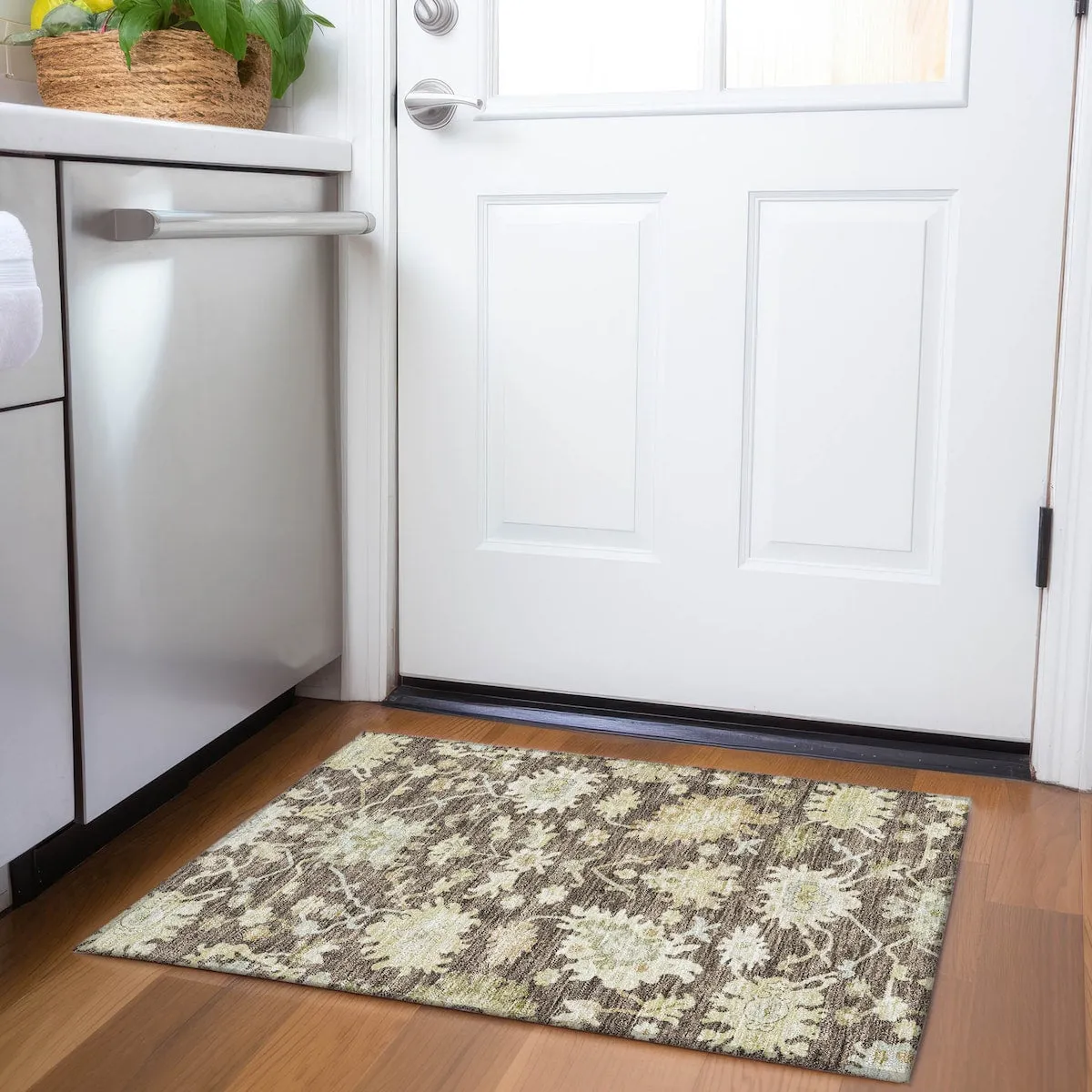 Machine Washable Indoor/ Outdoor Traditional Casual Chantille Rug