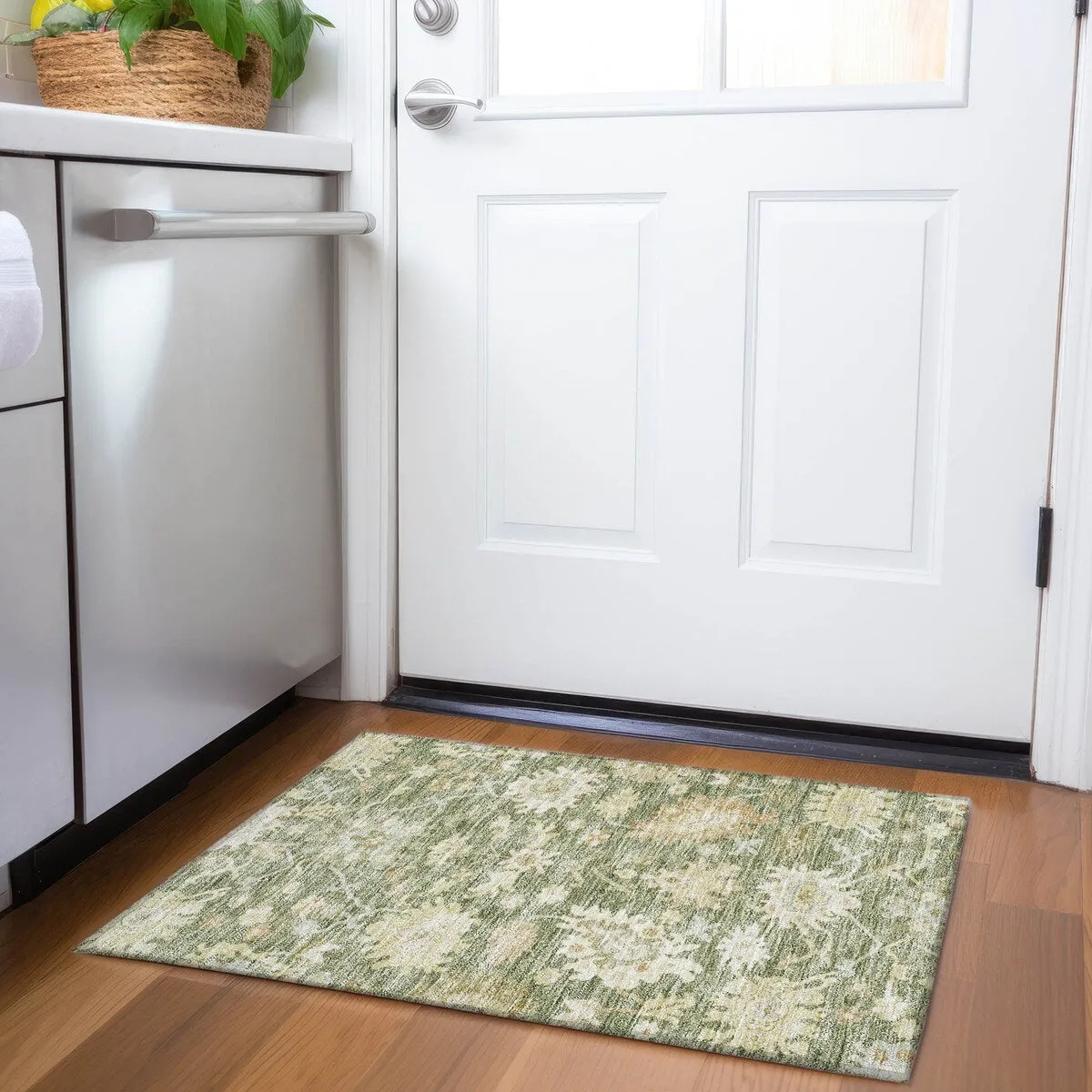 Machine Washable Indoor/ Outdoor Traditional Casual Chantille Rug