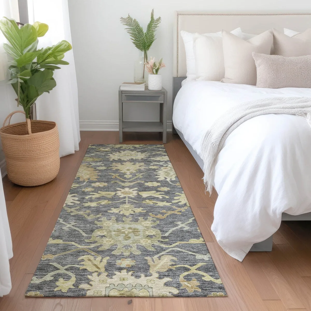 Machine Washable Indoor/ Outdoor Traditional Casual Chantille Rug