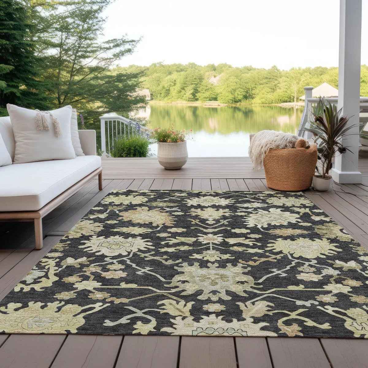 Machine Washable Indoor/ Outdoor Traditional Casual Chantille Rug