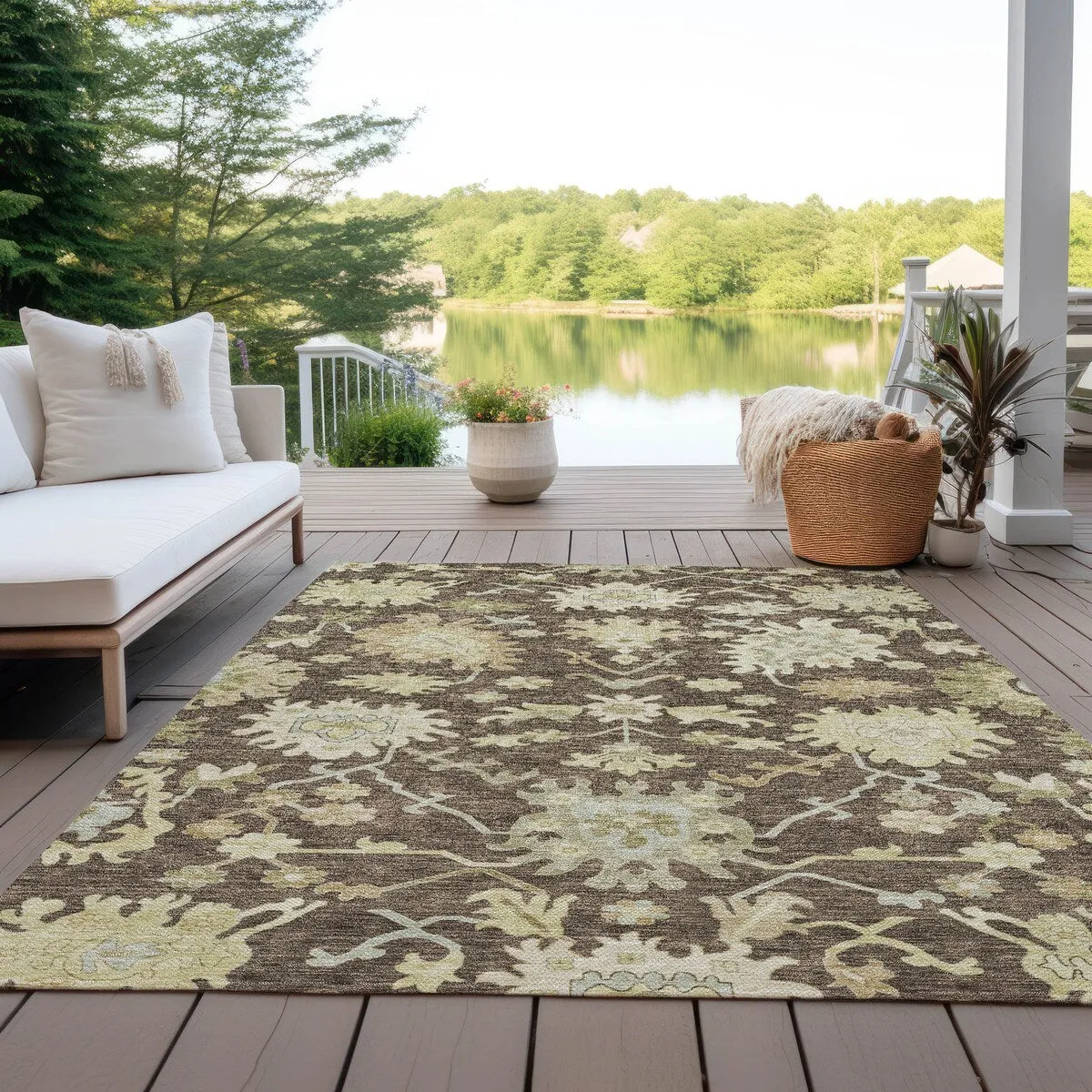 Machine Washable Indoor/ Outdoor Traditional Casual Chantille Rug