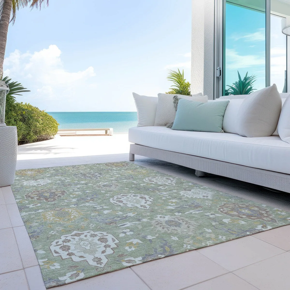 Machine Washable Indoor/ Outdoor Traditional Kashan Chantille Rug