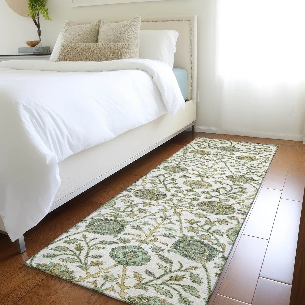 Machine Washable Indoor/ Outdoor Traditional Kashan Chantille Rug
