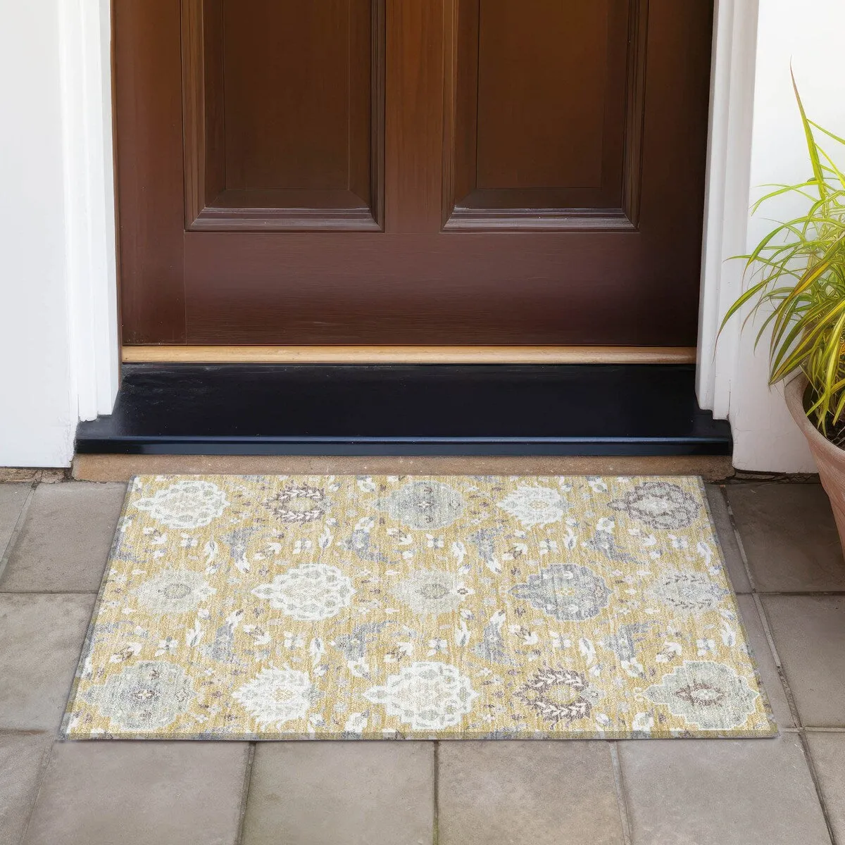 Machine Washable Indoor/ Outdoor Traditional Kashan Chantille Rug