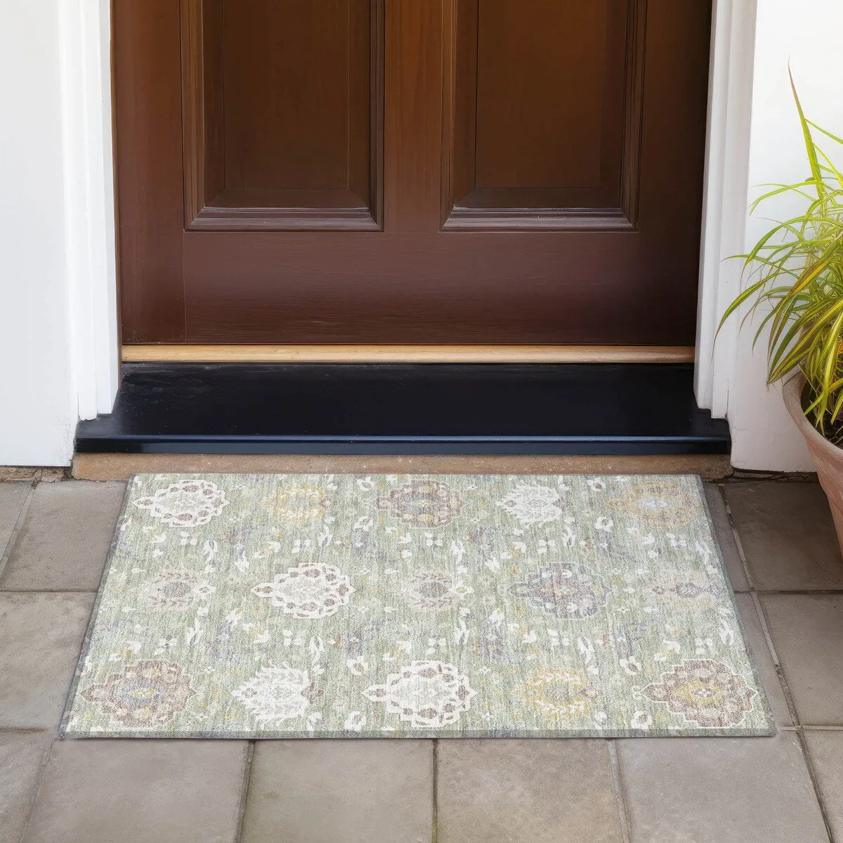 Machine Washable Indoor/ Outdoor Traditional Kashan Chantille Rug