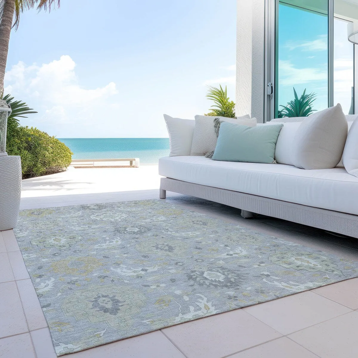 Machine Washable Indoor/ Outdoor Traditional Kashan Chantille Rug
