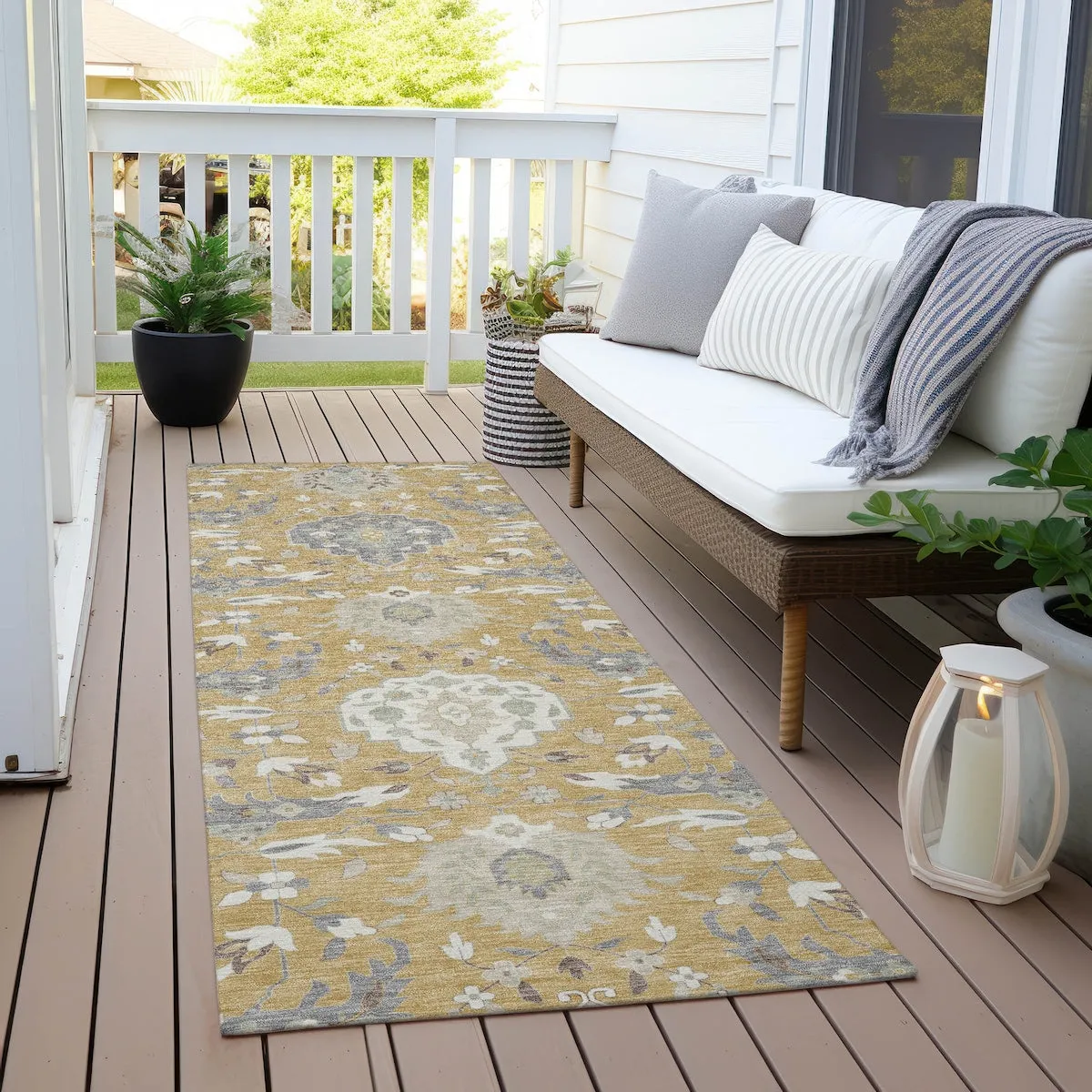 Machine Washable Indoor/ Outdoor Traditional Kashan Chantille Rug