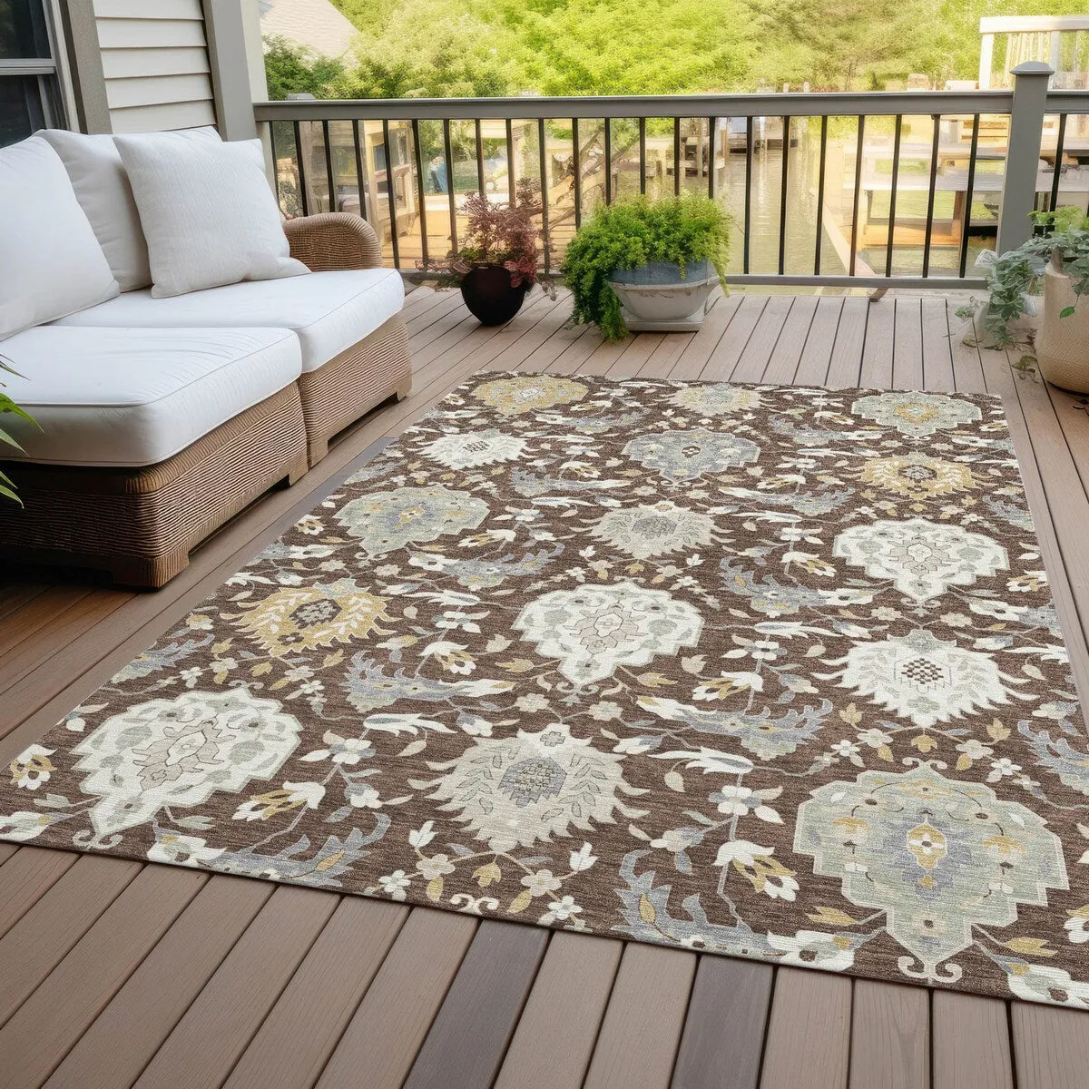 Machine Washable Indoor/ Outdoor Traditional Kashan Chantille Rug
