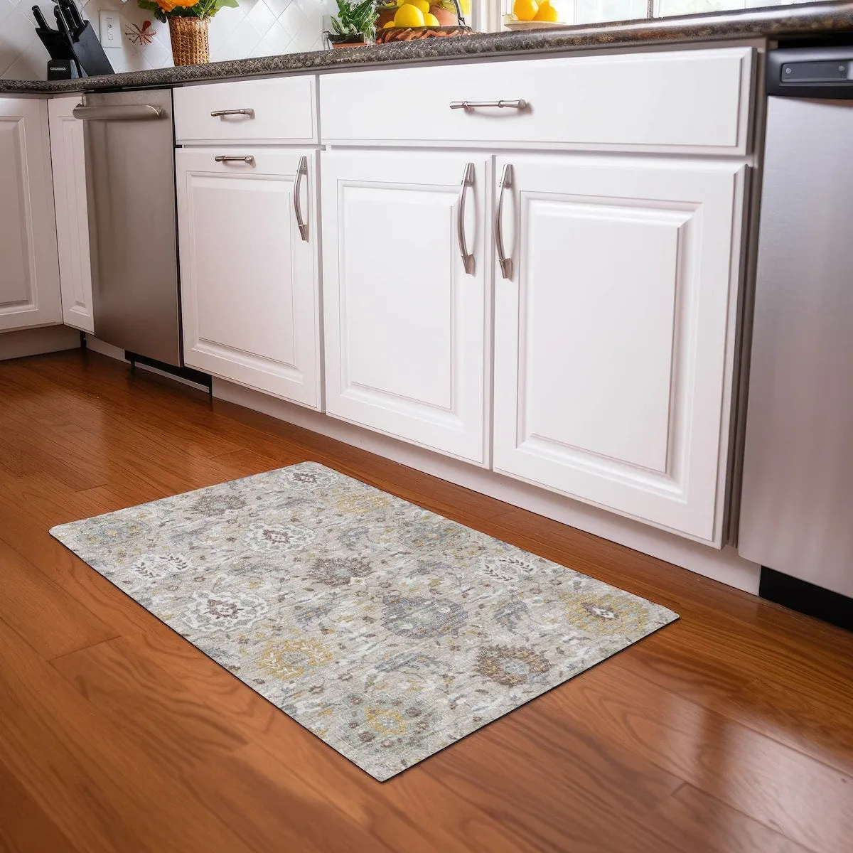 Machine Washable Indoor/ Outdoor Traditional Kashan Chantille Rug