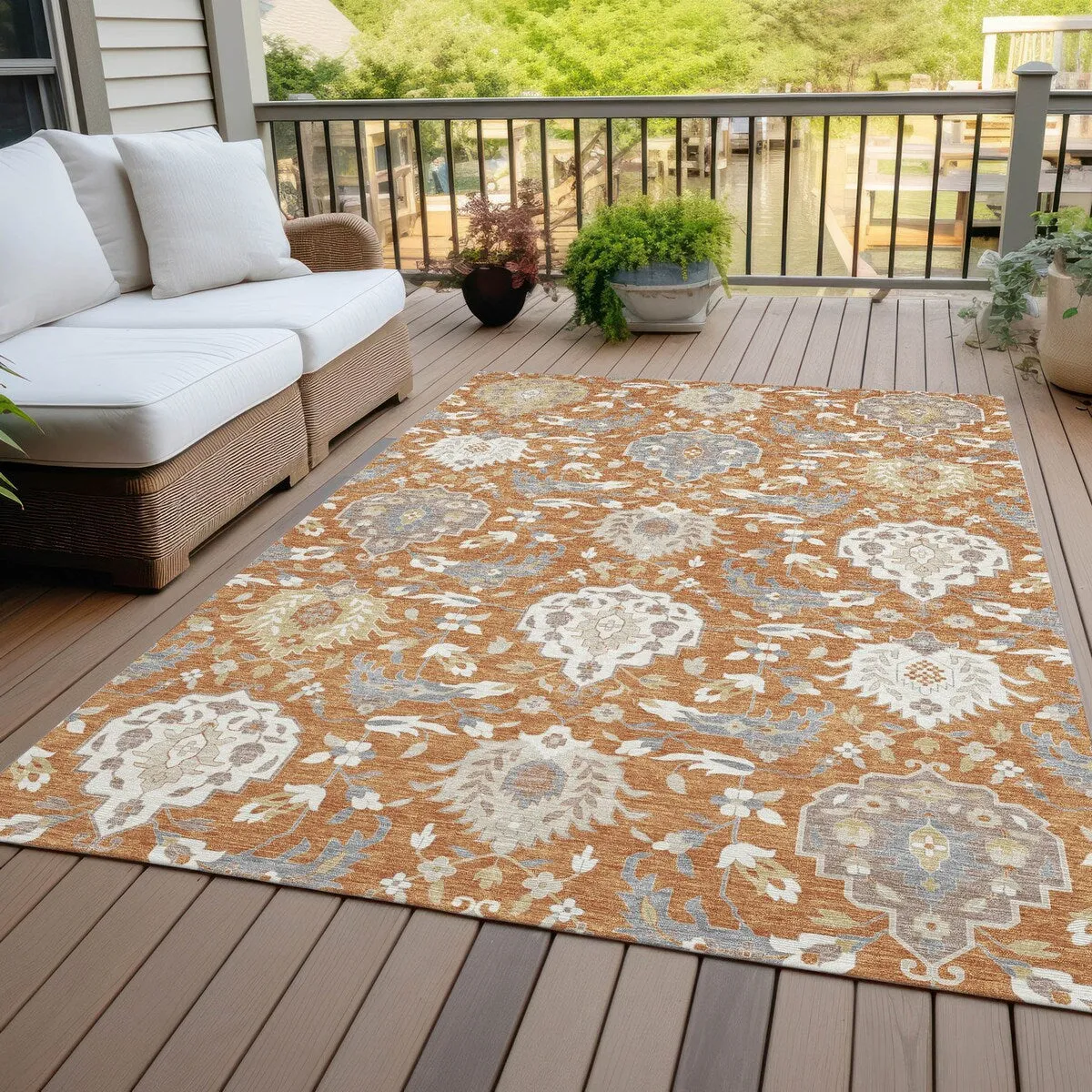 Machine Washable Indoor/ Outdoor Traditional Kashan Chantille Rug