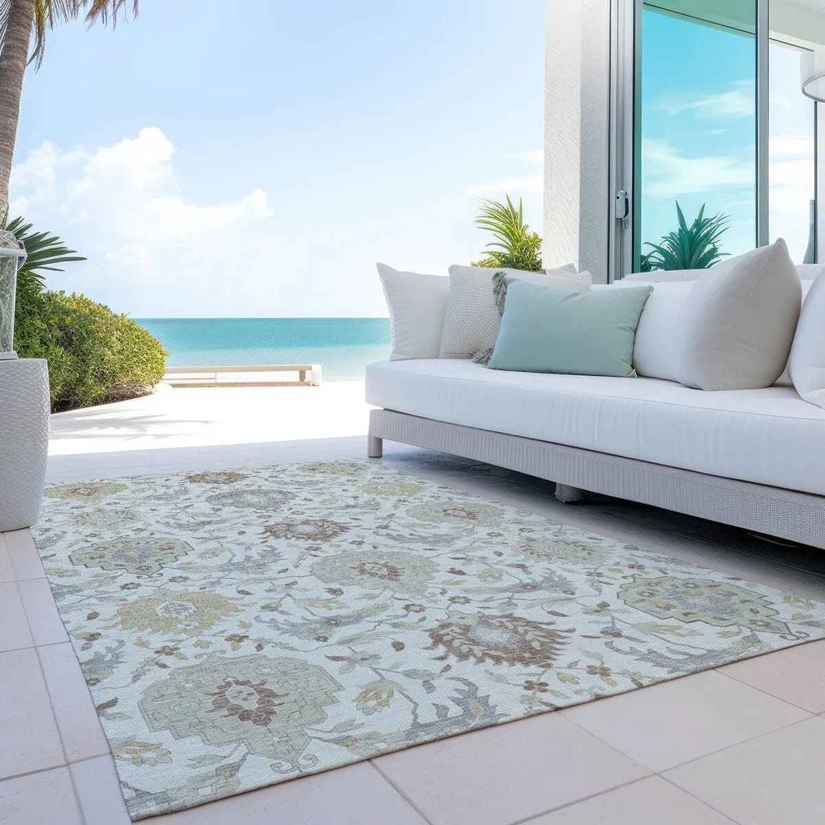 Machine Washable Indoor/ Outdoor Traditional Kashan Chantille Rug